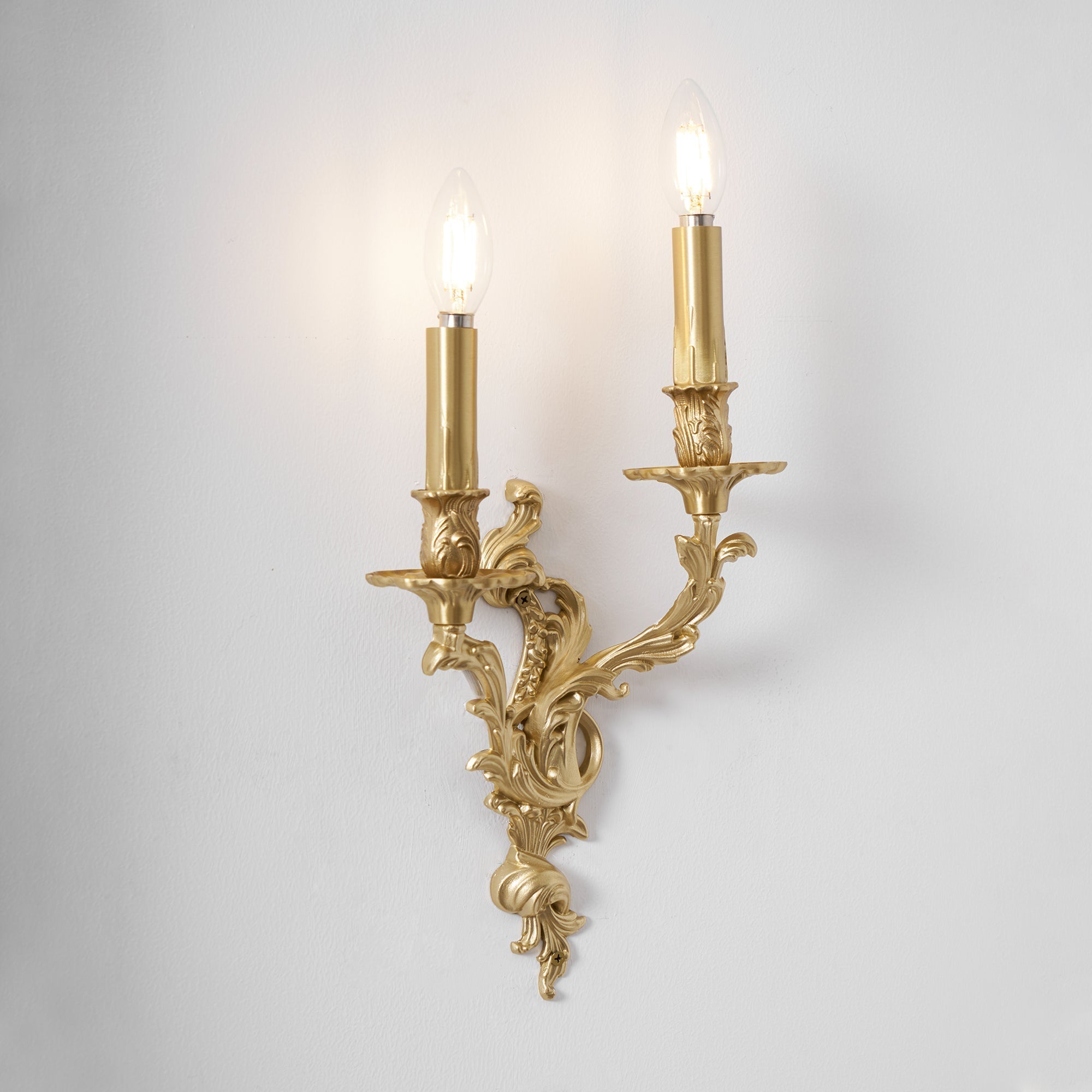 Aurelius Wall Light