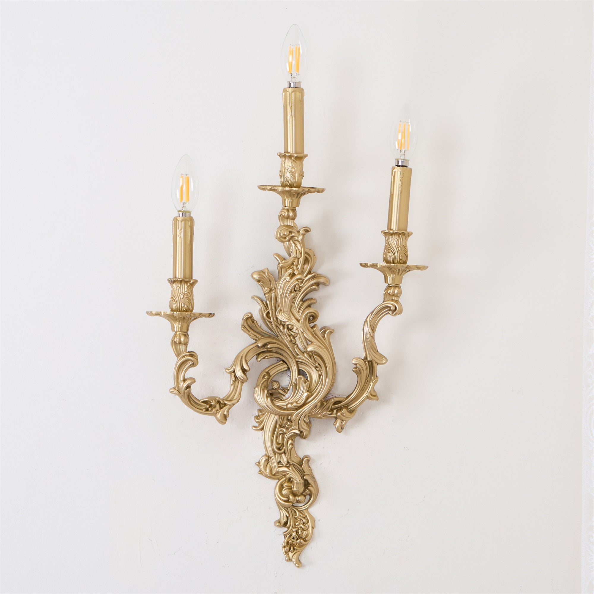 Aurelius Wall Light