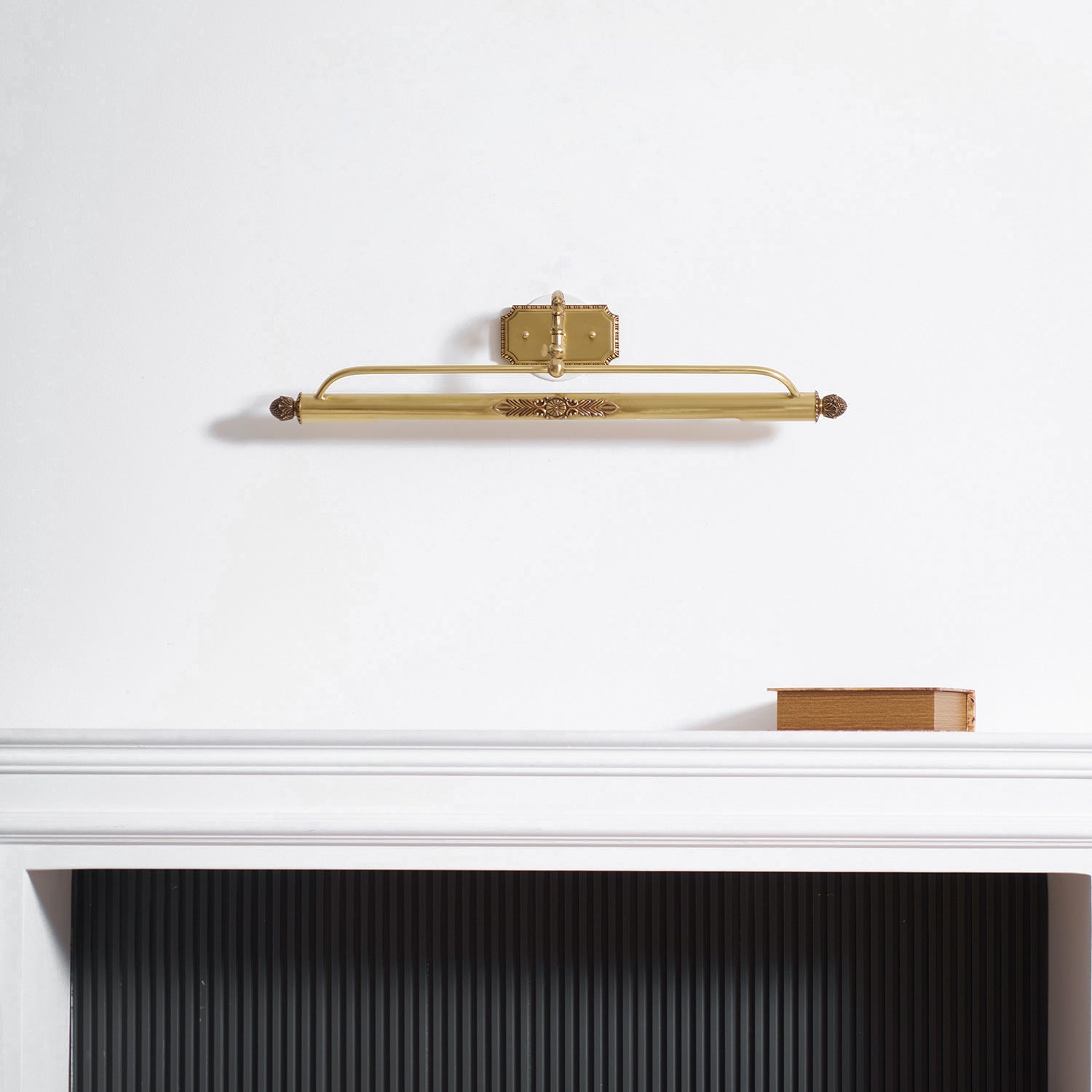 Full view of the medium size Pania Brass Wall Lamp.