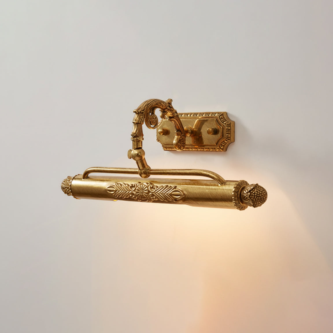 Full view of the medium size Pania Brass Wall Lamp.