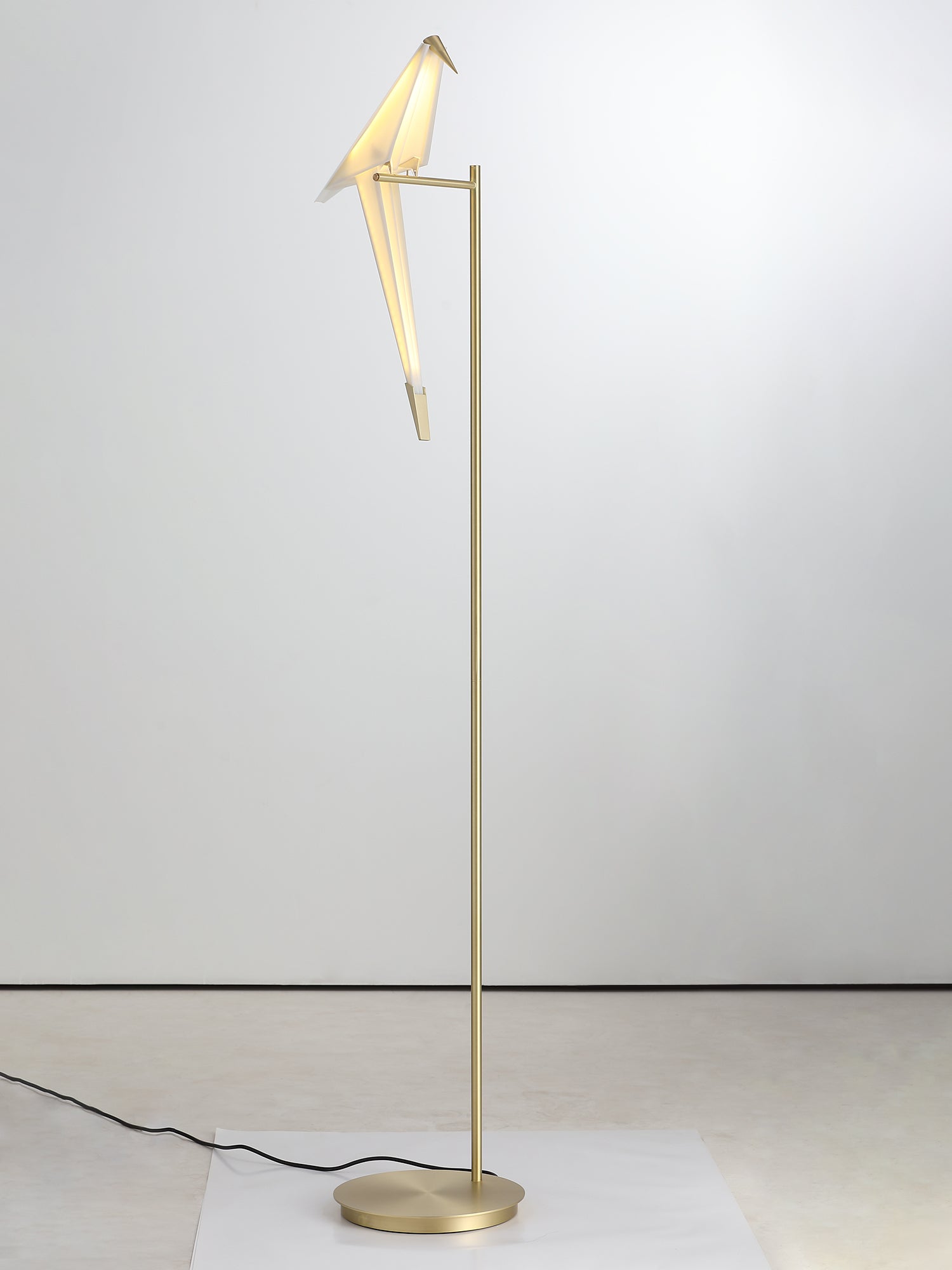Vioran Aluminum Industrial Floor Lamp-Neutral Decor