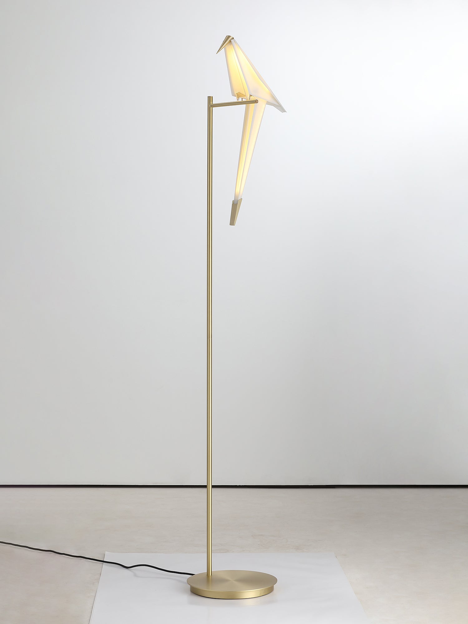 Vioran Aluminum Industrial Floor Lamp-Neutral Decor