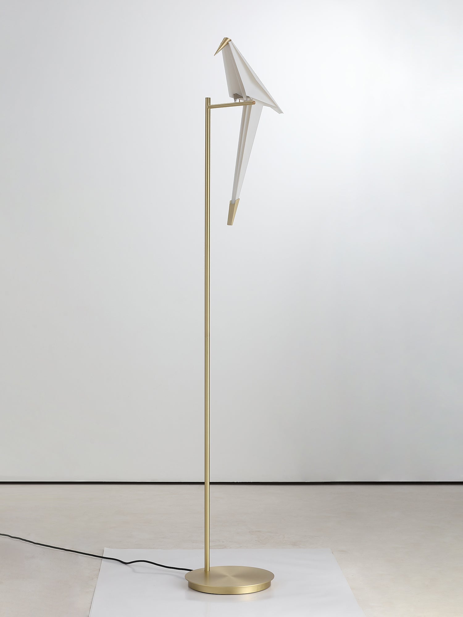Vioran Aluminum Industrial Floor Lamp-Neutral Decor