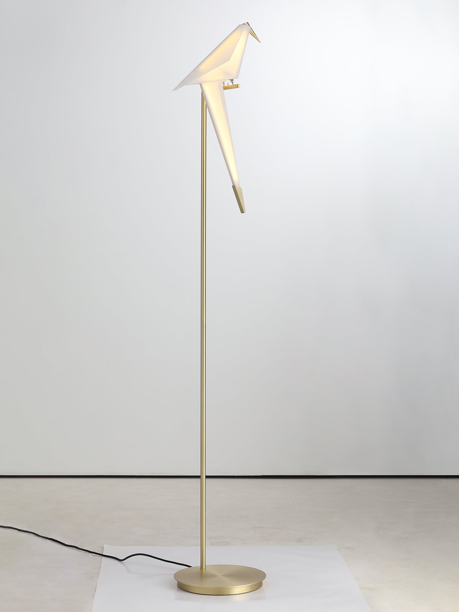Vioran Aluminum Industrial Floor Lamp-Neutral Decor