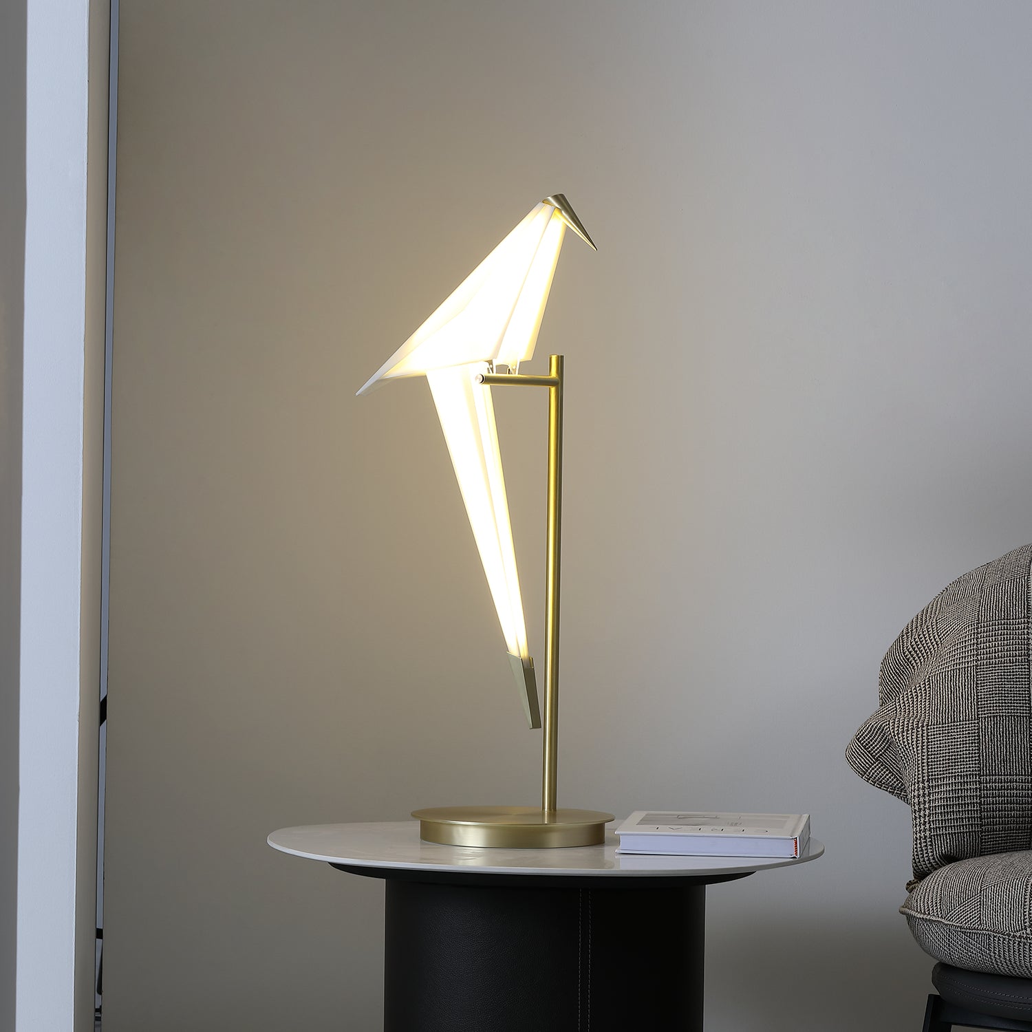 Kaelora Contemporary Table Lamp-Neutral Decor