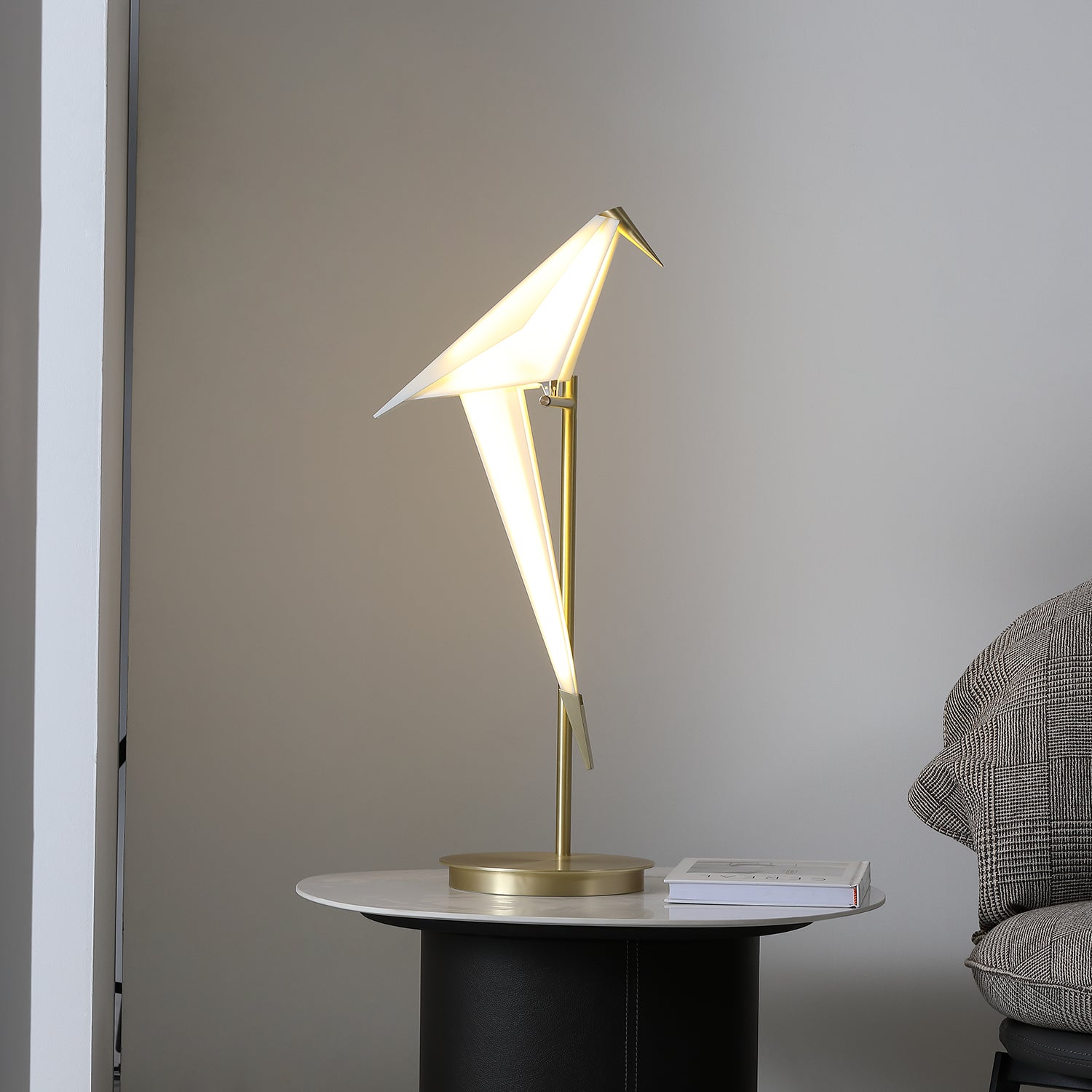 Kaelora Contemporary Table Lamp-Neutral Decor