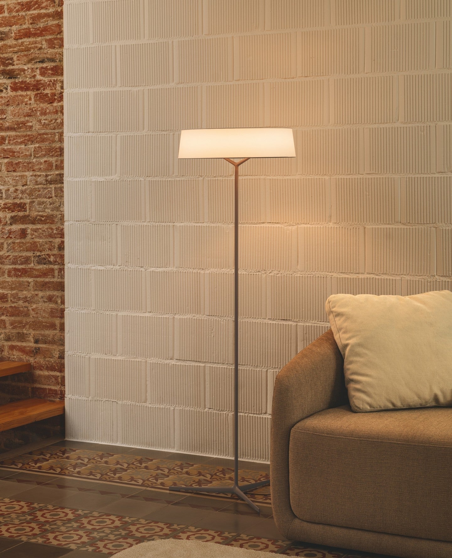 Zemaryre Modern Floor Lamp-Neutral Decor