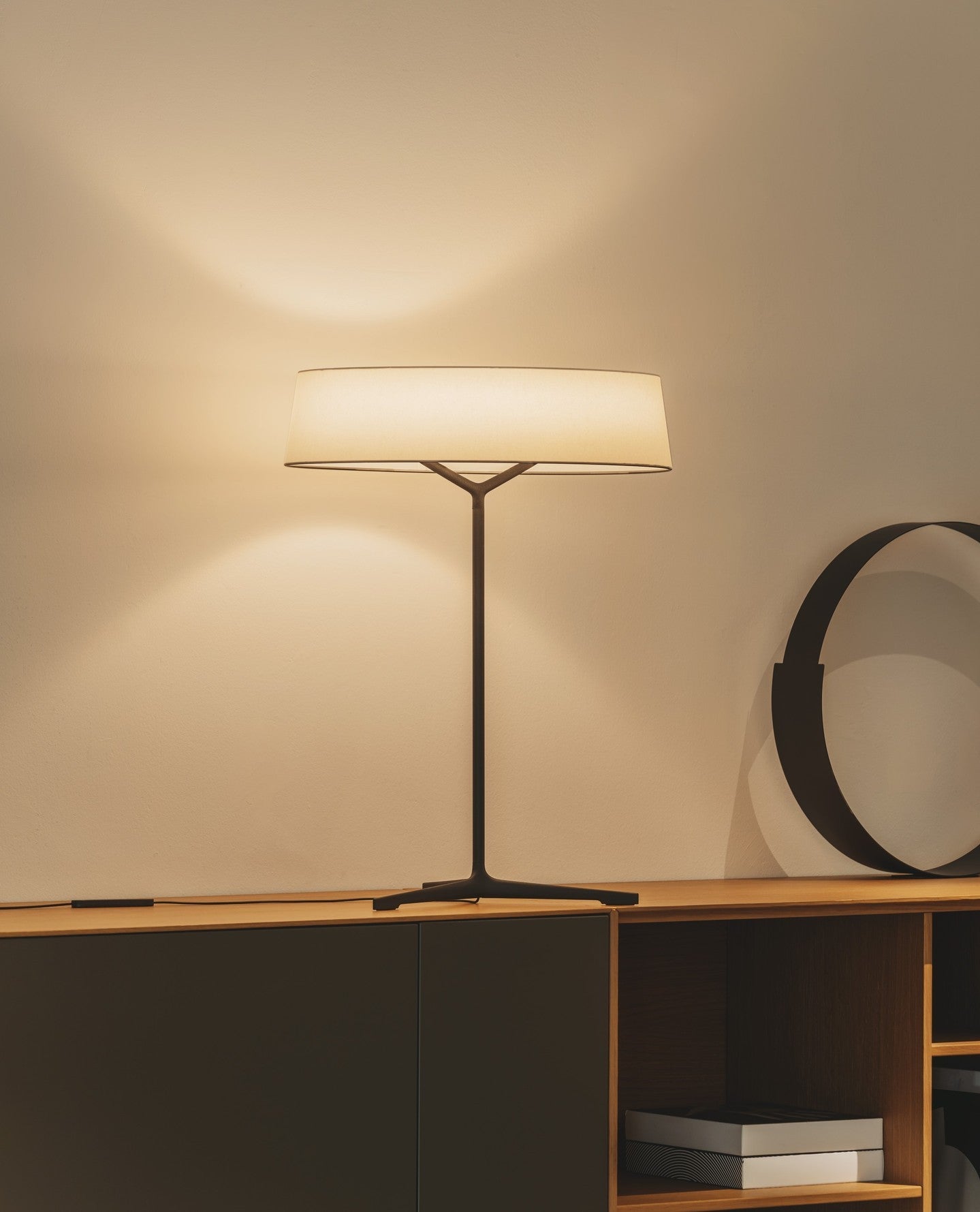 Vaelen Fabric Scandinavian Table Lamp-Neutral Decor