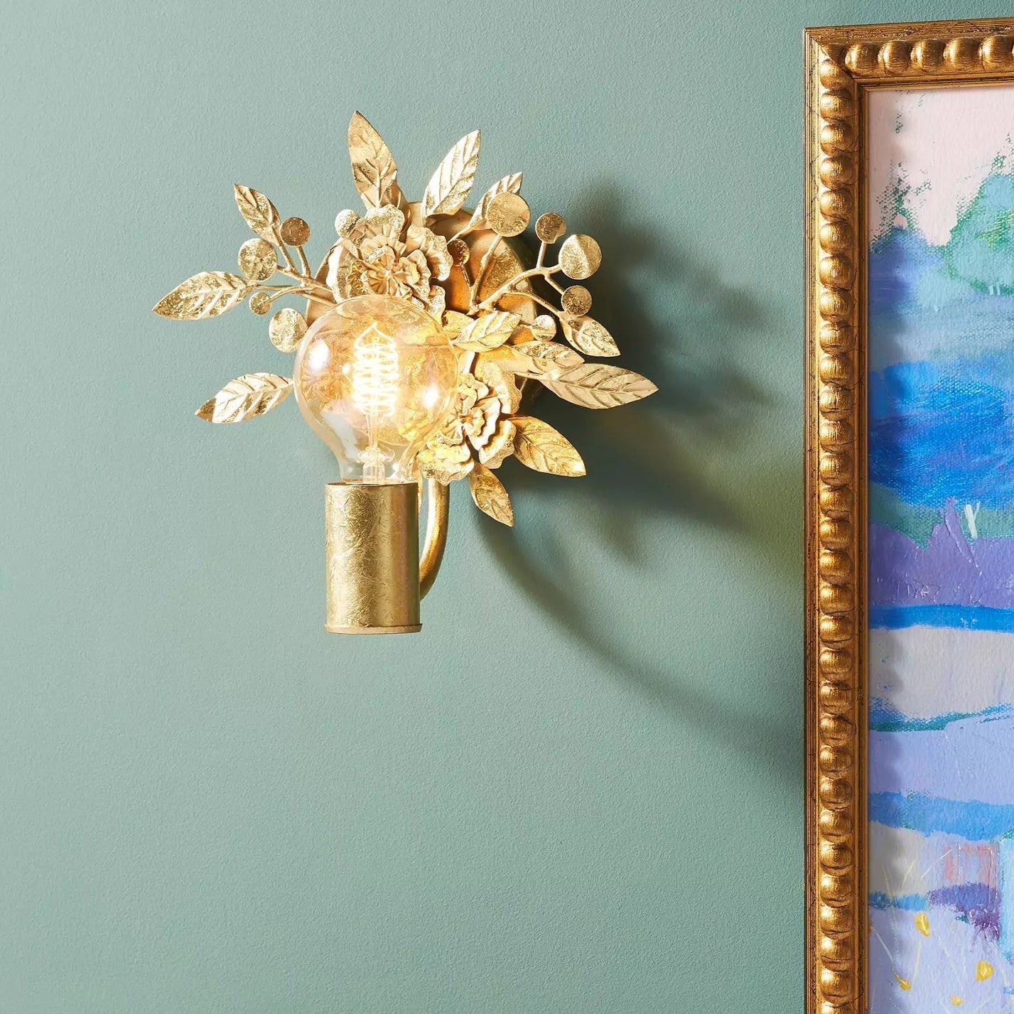 Ullaeiel Wall Lamp