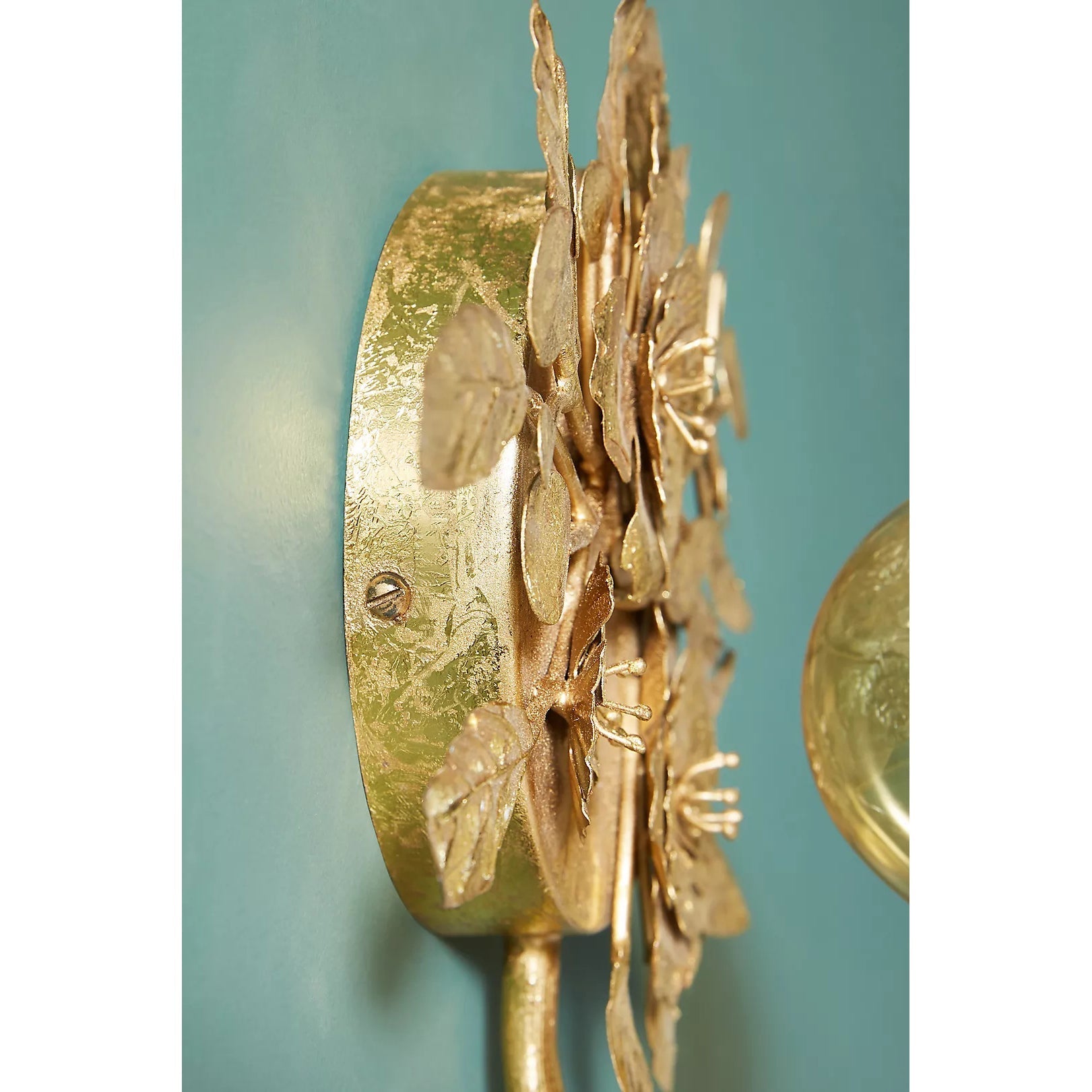 Ullaeiel Wall Lamp