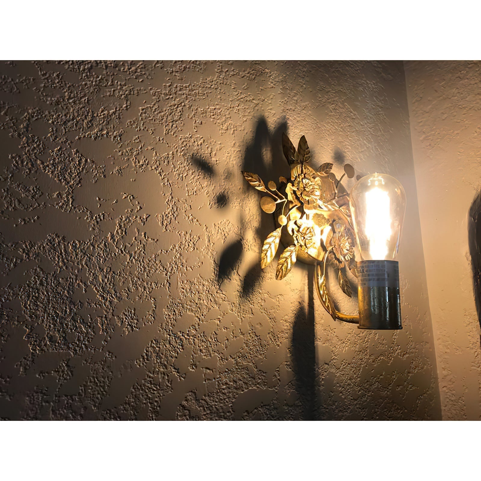 Ullaeiel Wall Lamp