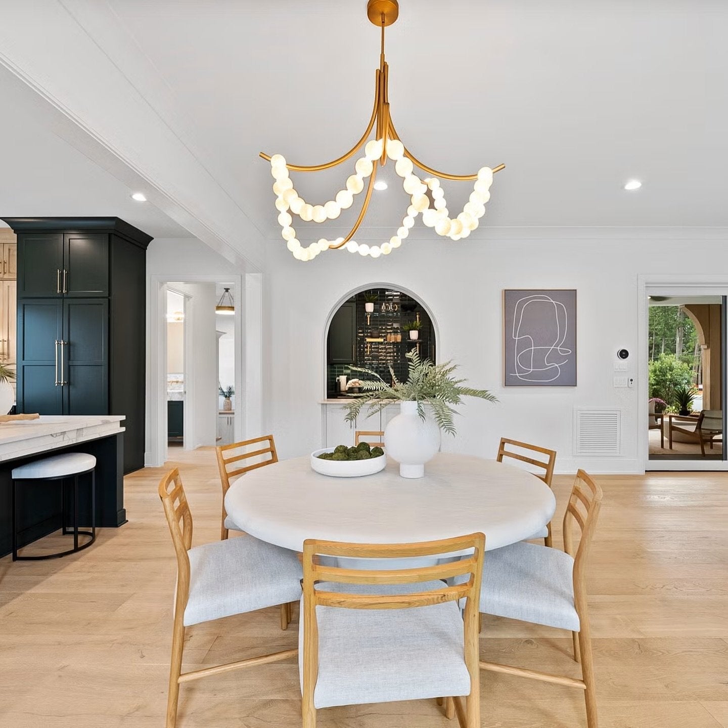 Parel Alabaster Chandelier-Neutral Decor