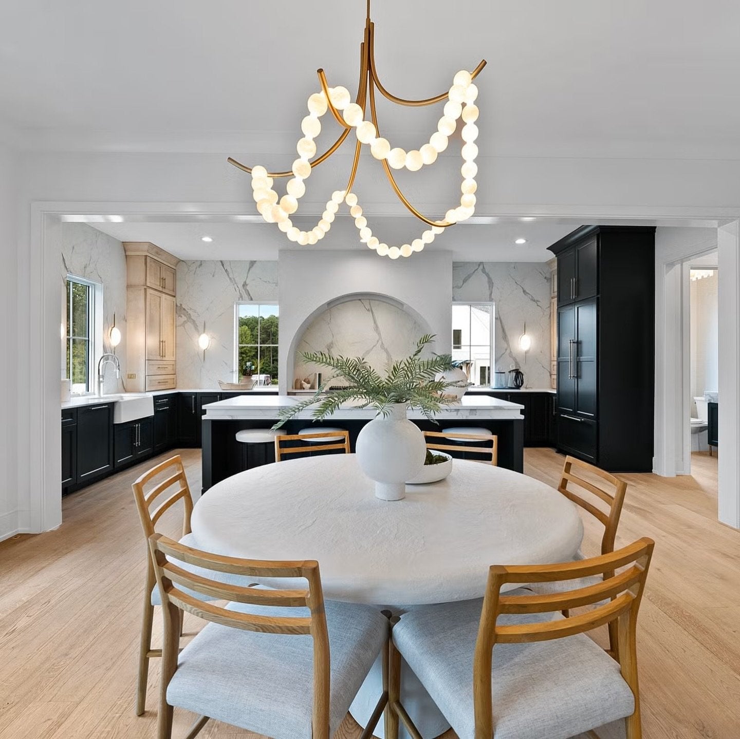 Parel Alabaster Chandelier-Neutral Decor