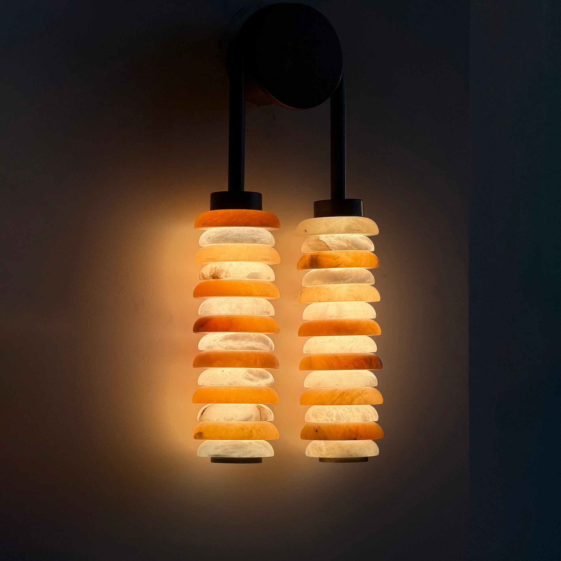 The lamp's dimensions displayed graphically.