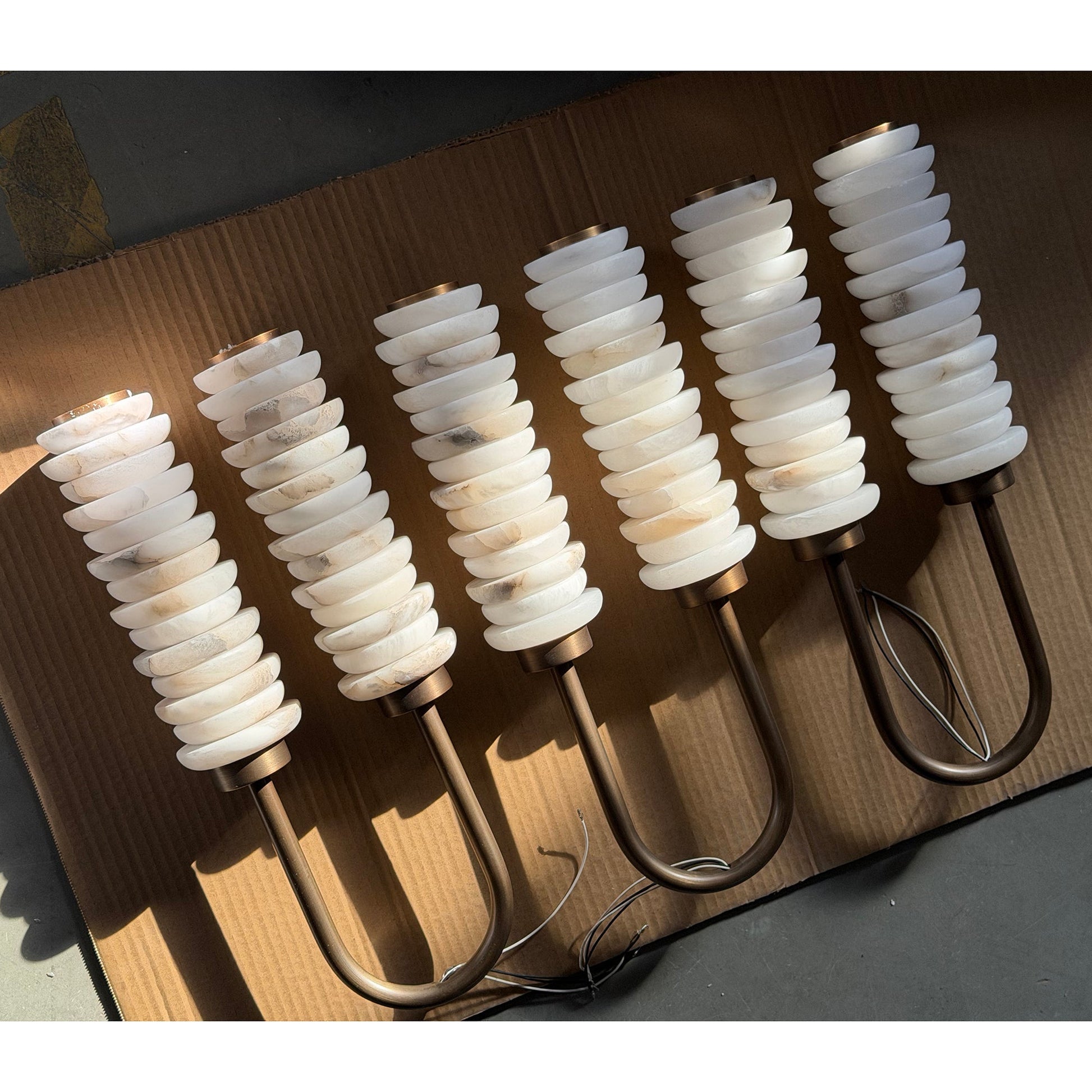The lamp's dimensions displayed graphically.