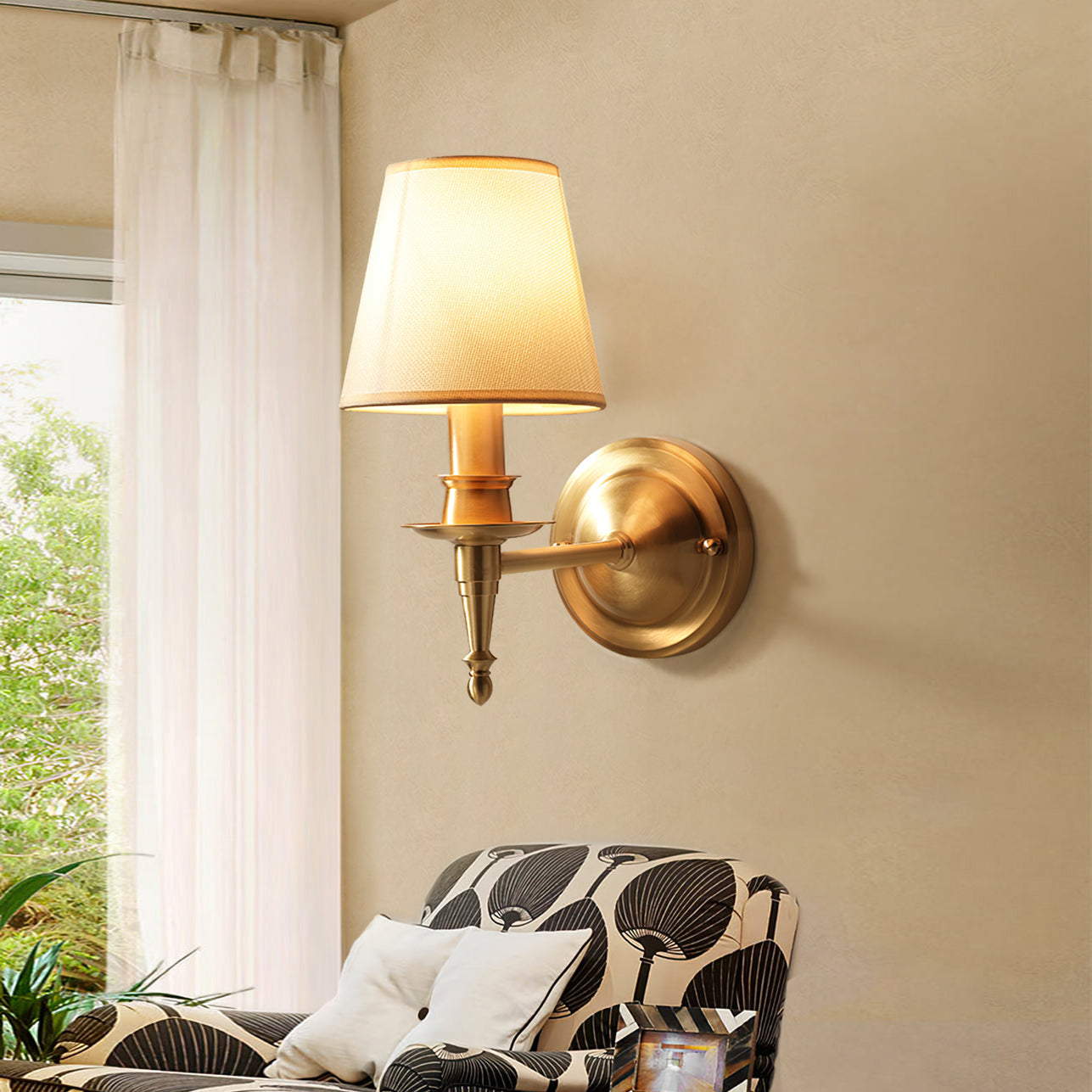 Ilthean Wall Lamp