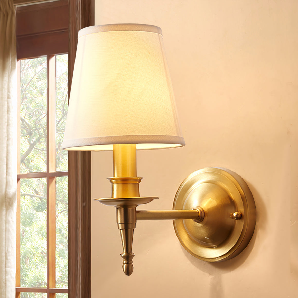 Ilthean Wall Lamp