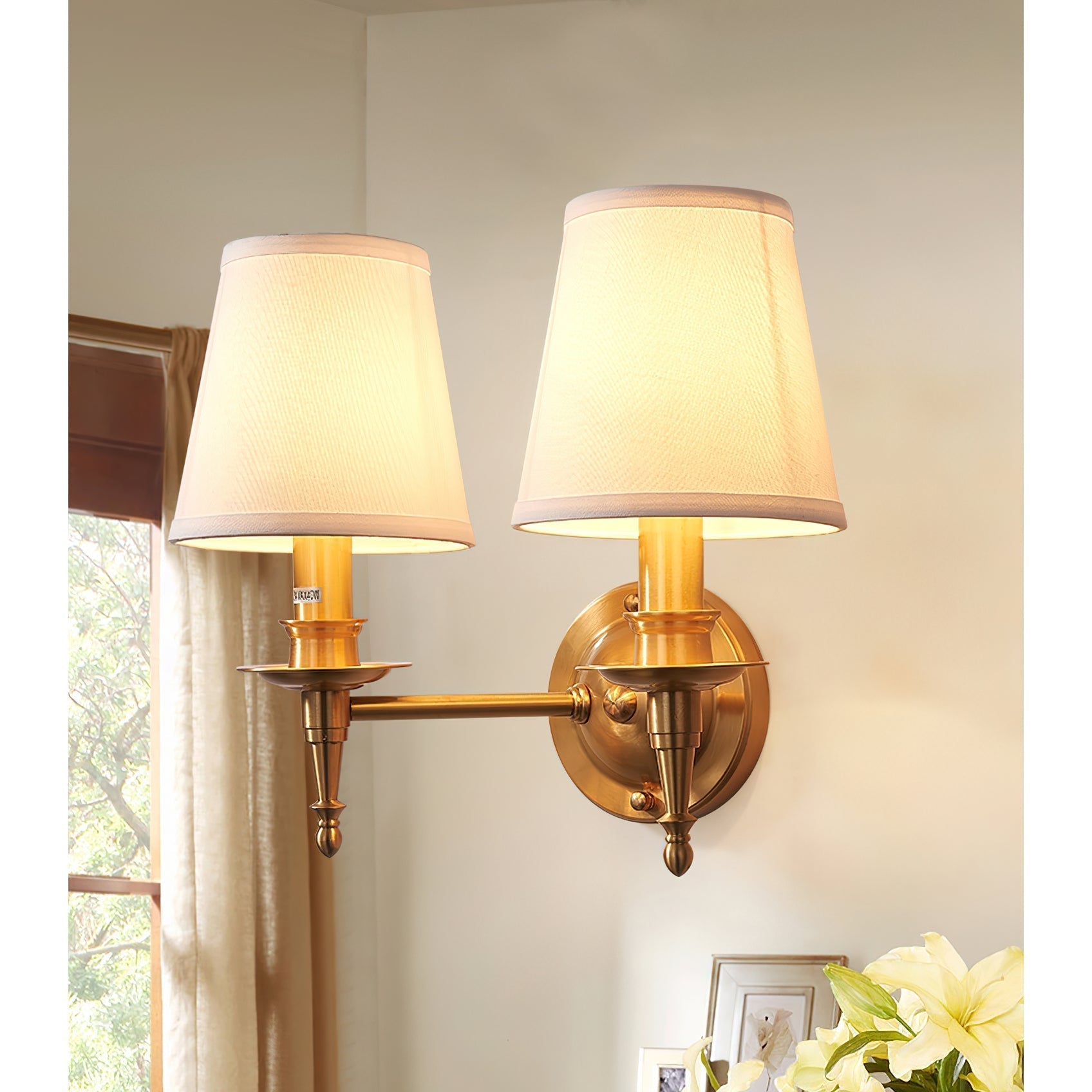 Ilthean Wall Lamp