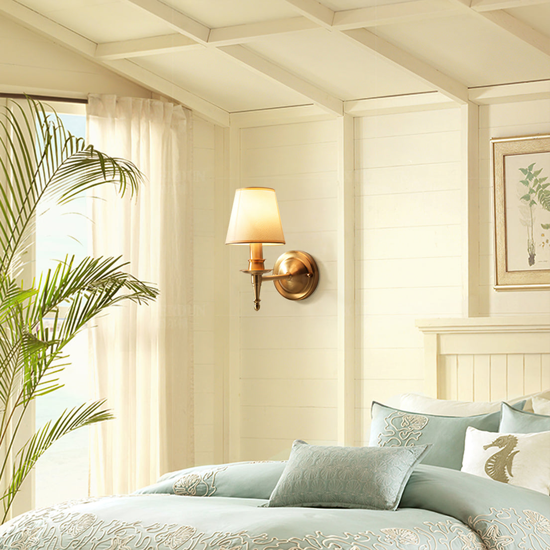 Ilthean Wall Lamp