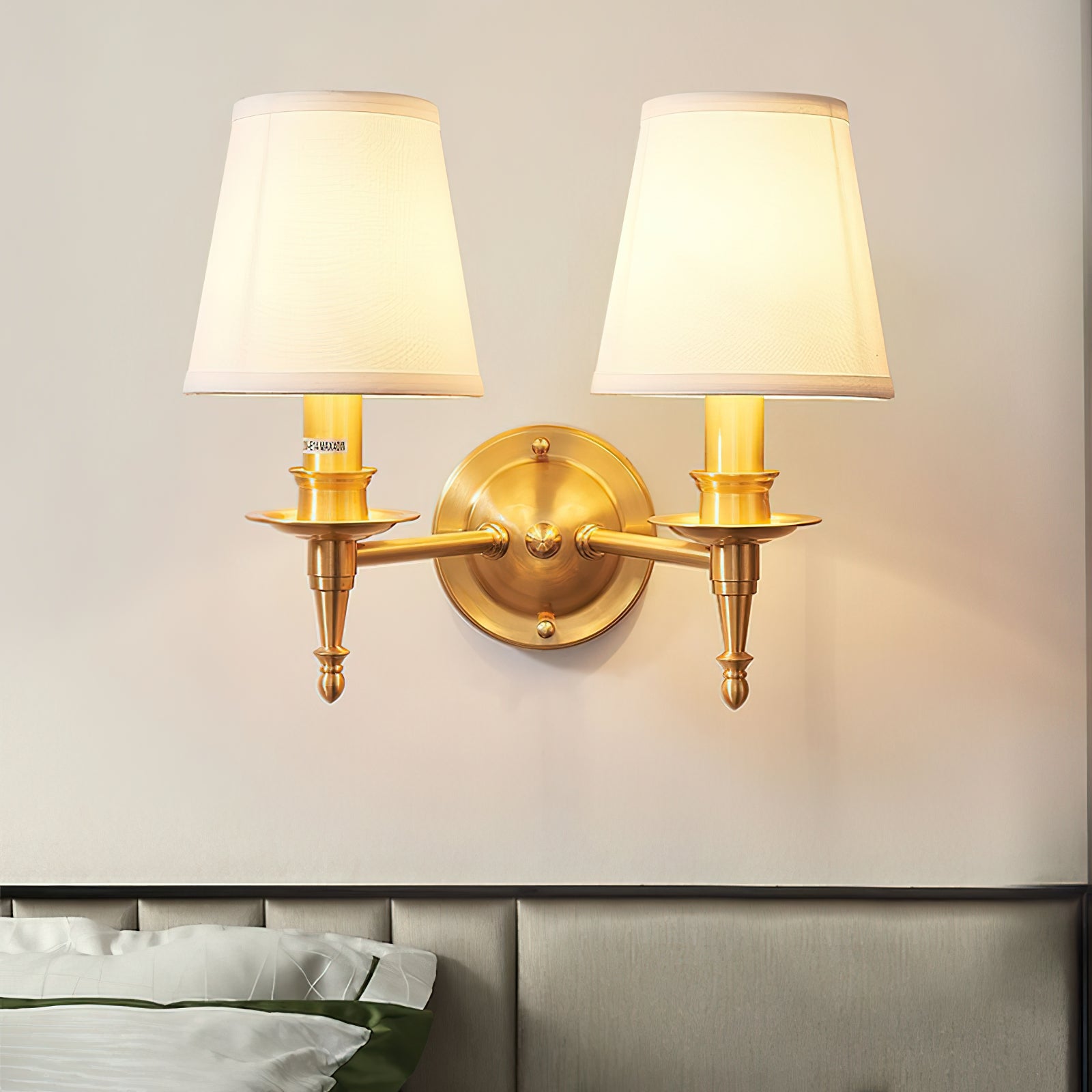 Ilthean Wall Lamp