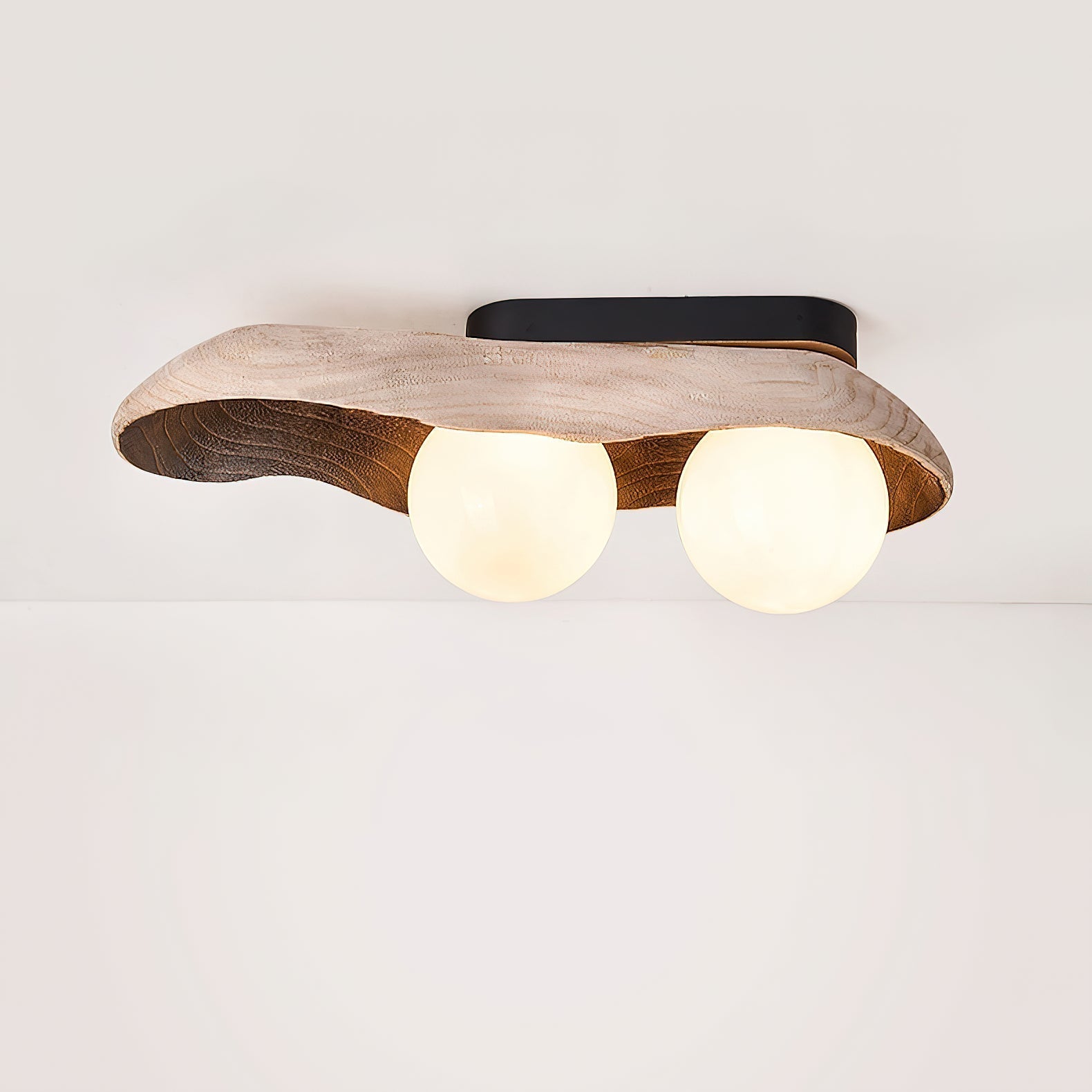 Ivaren Ceiling Lamp