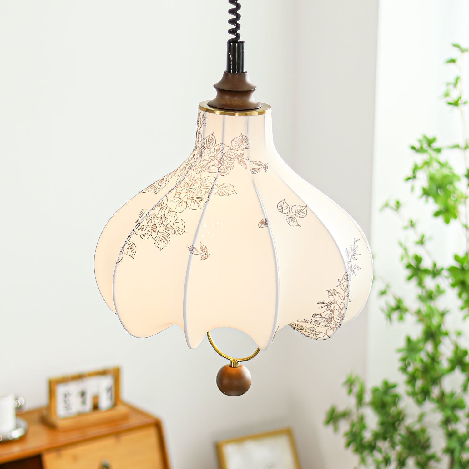 Lustra Pendant Lamp Pear Fabric Lantern for Living Room-Neutral Decor