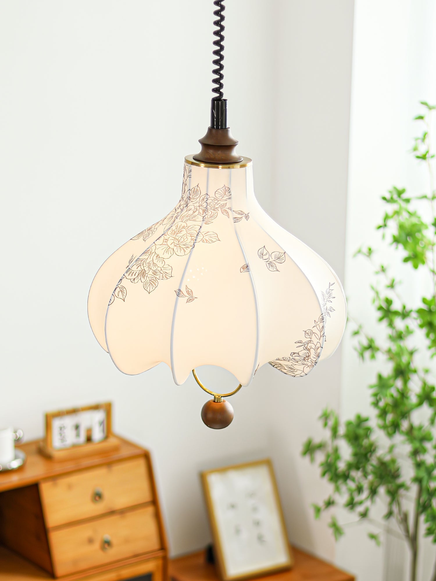 Lustra Pendant Lamp Pear Fabric Lantern for Living Room-Neutral Decor
