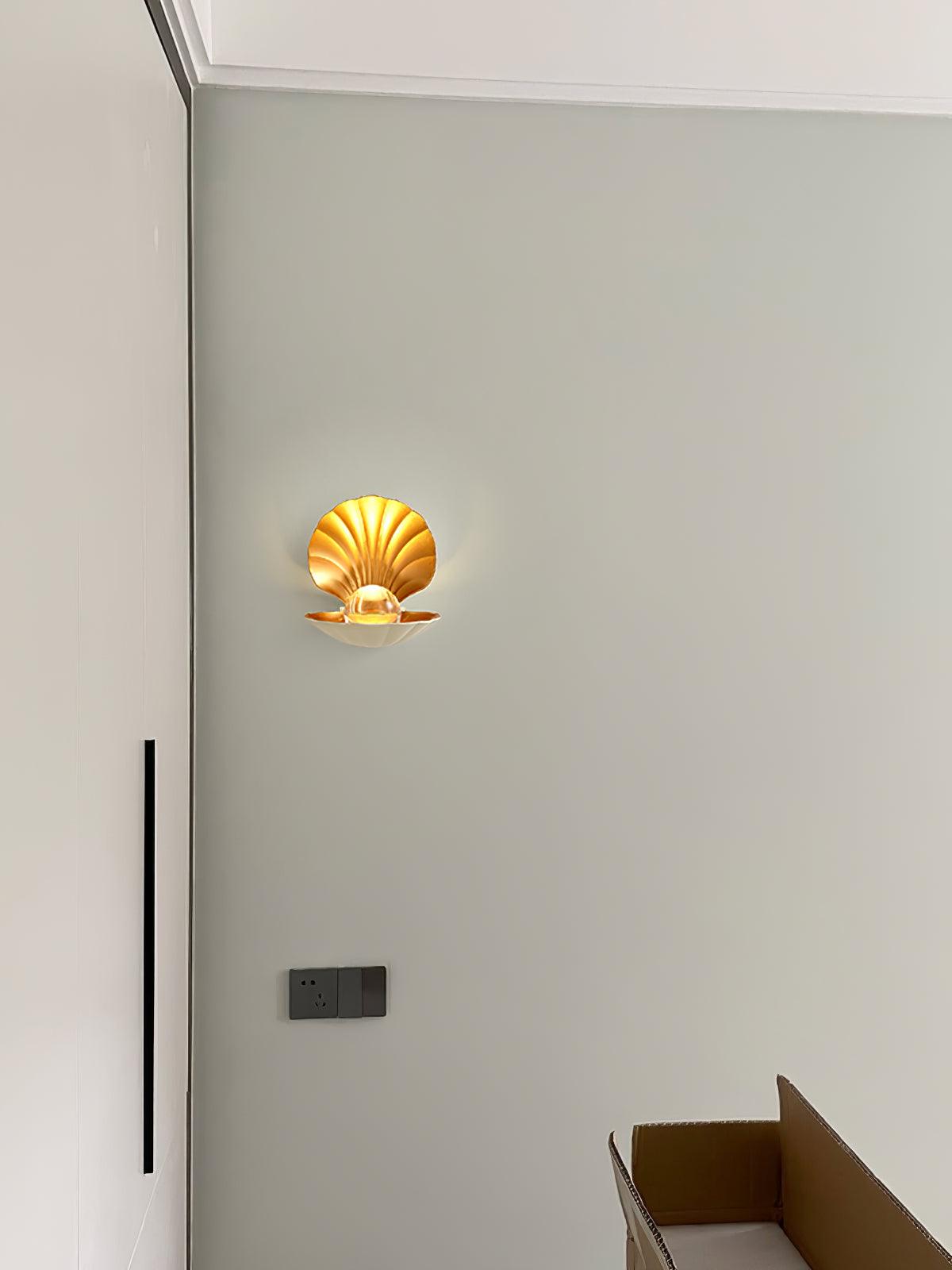 Lustra Wall Lamp Pearl Clam-Neutral Decor