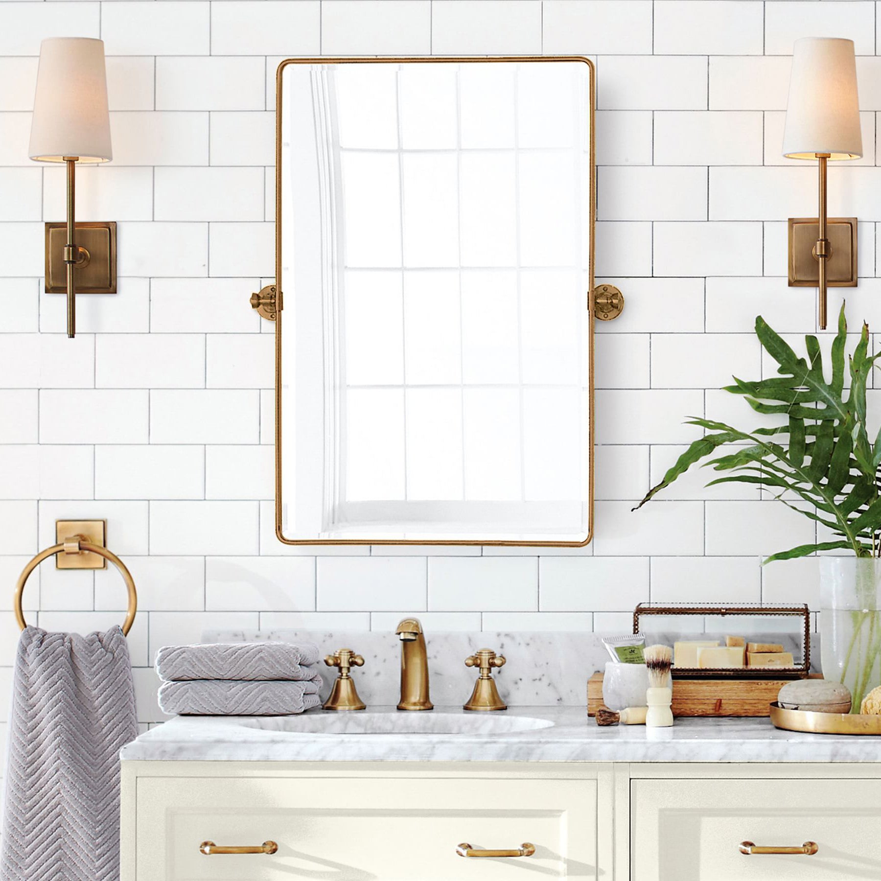 Vicarara Vintage Industrial Brass Fabric Wall Lamp-Neutral Decor