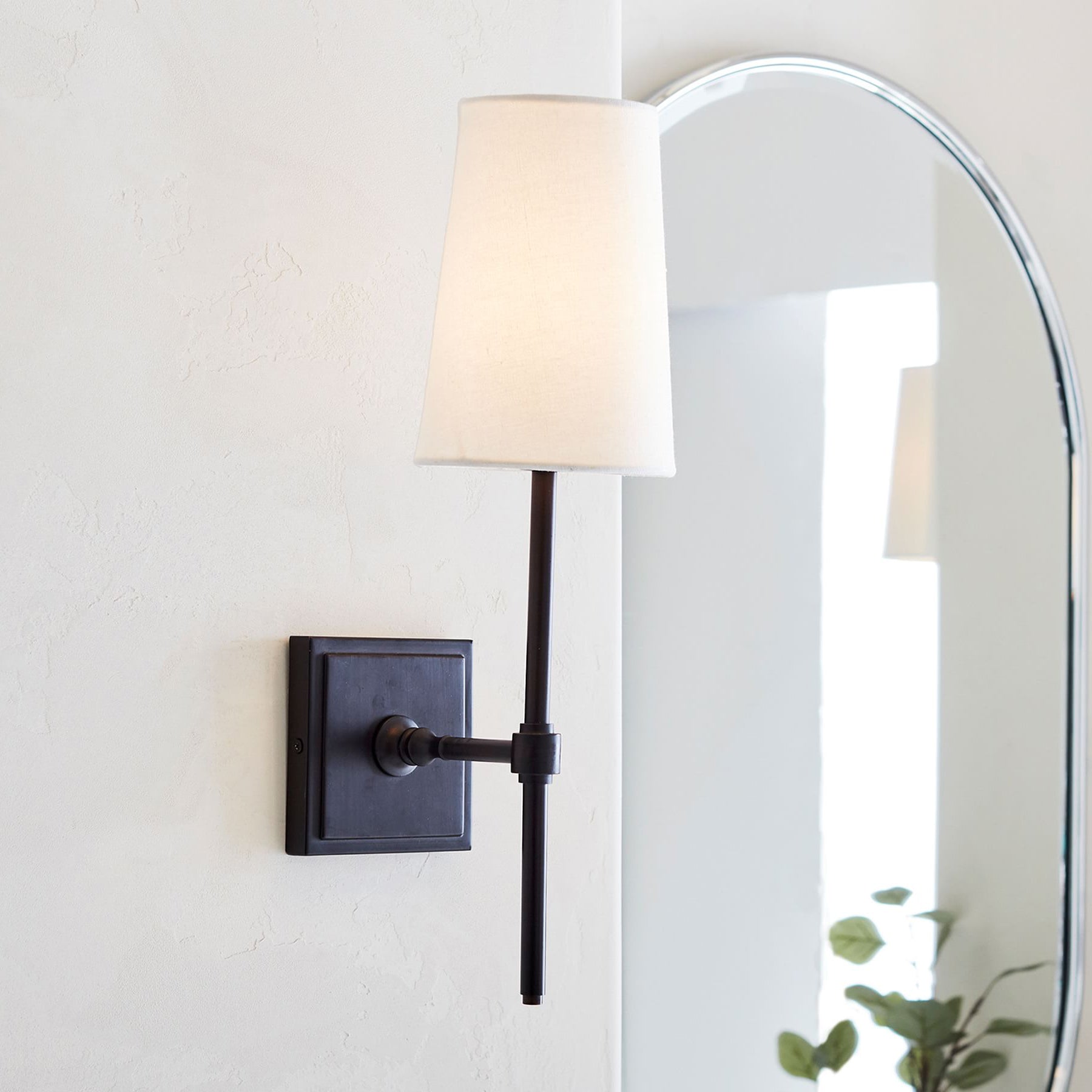 Vicarara Vintage Industrial Brass Fabric Wall Lamp-Neutral Decor