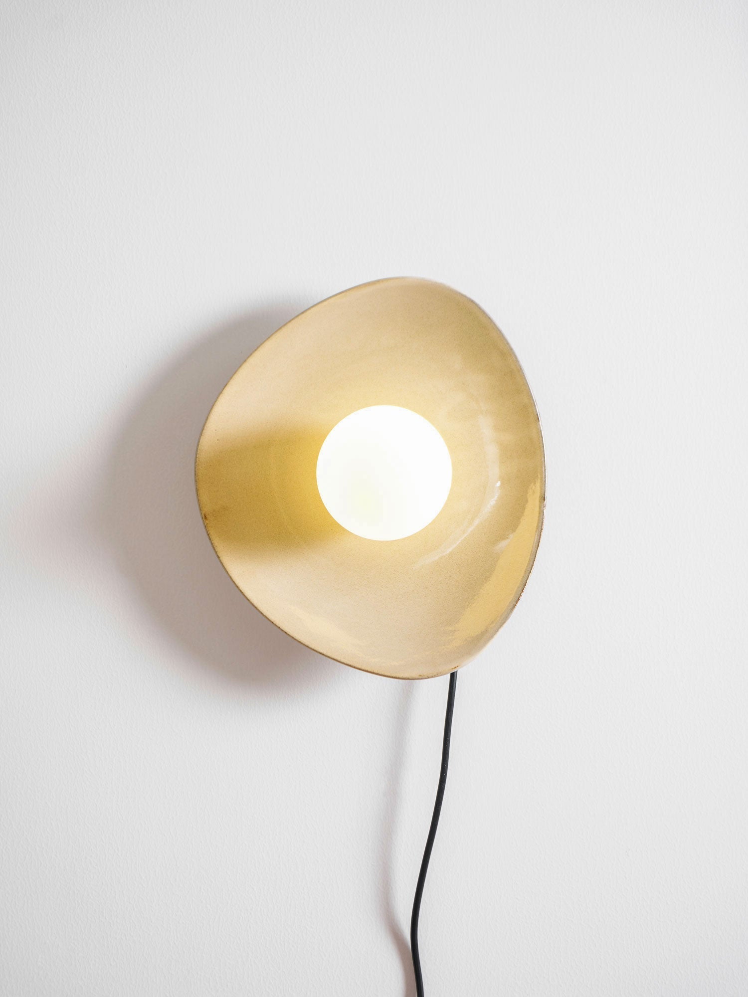 Dara Pebble Disc Plug-in Ceramics Glass Wall Light-Neutral Decor
