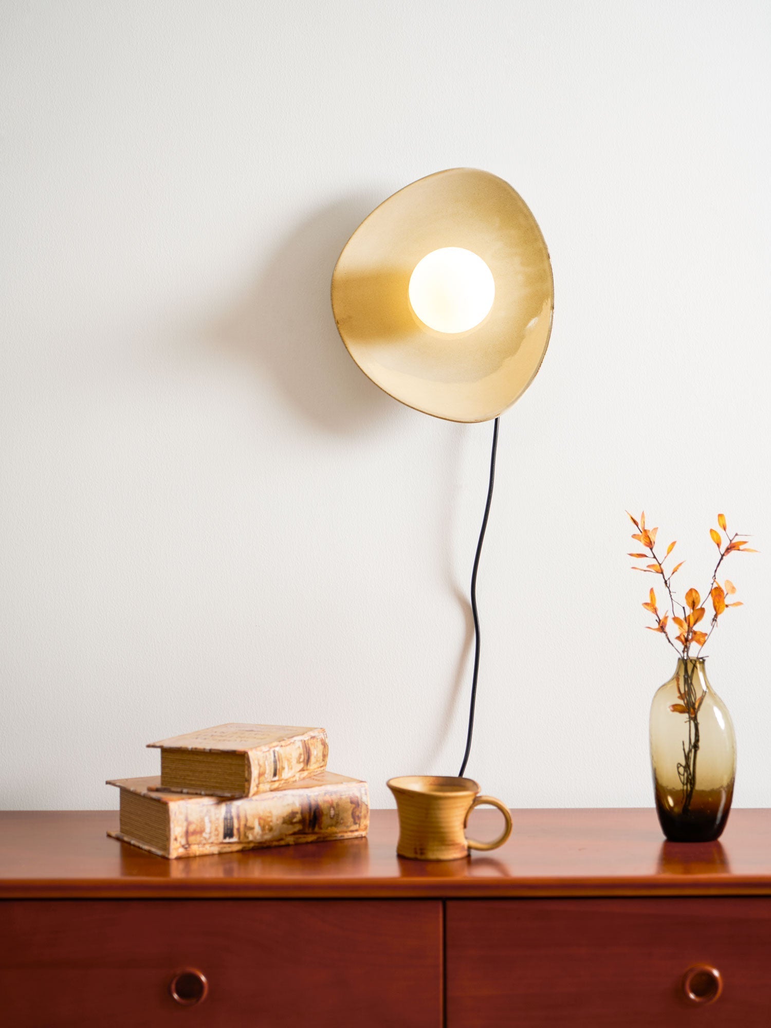 Dara Pebble Disc Plug-in Ceramics Glass Wall Light-Neutral Decor