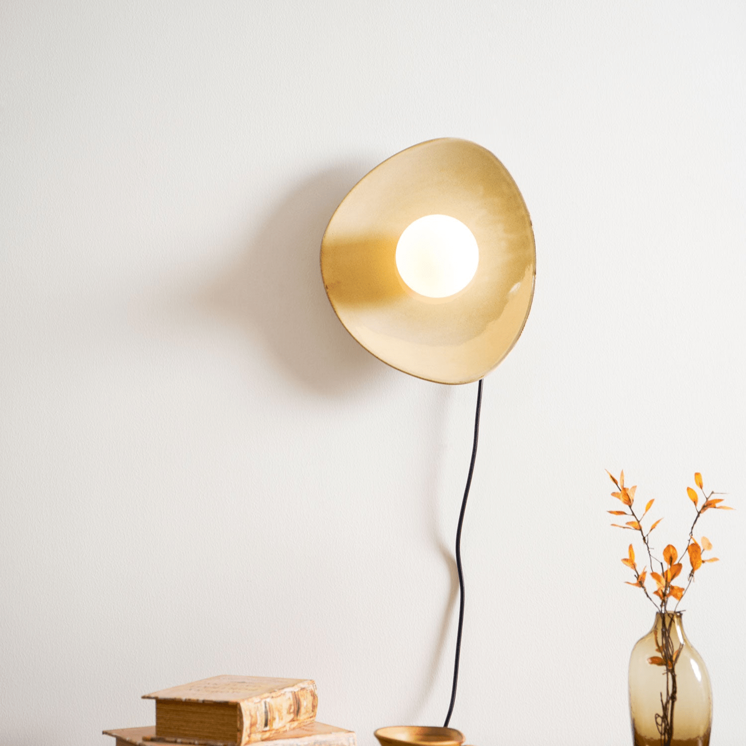 Dara Pebble Disc Plug-in Ceramics Glass Wall Light-Neutral Decor