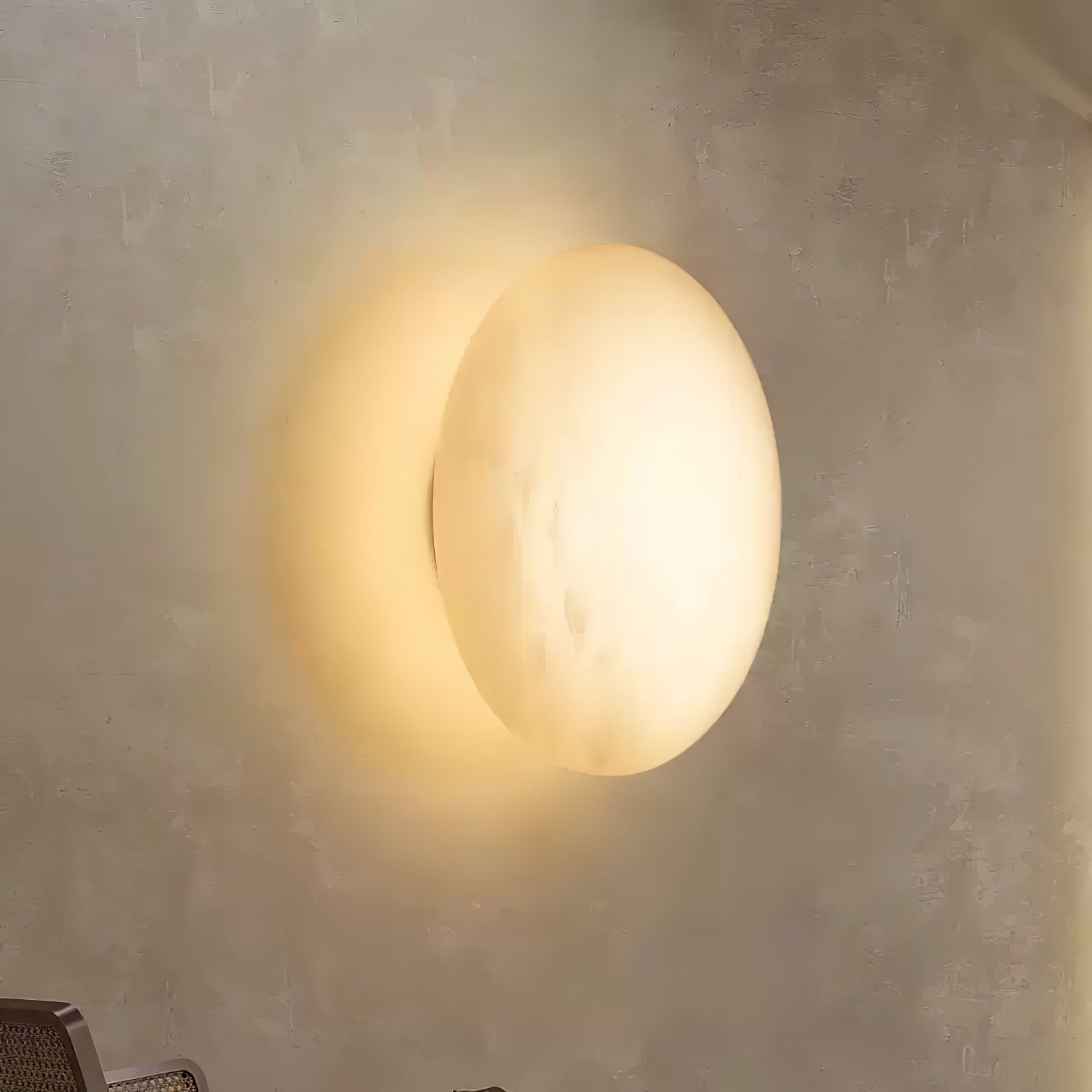 Eurthais Minimalist Alabaster Wall Light-Neutral Decor
