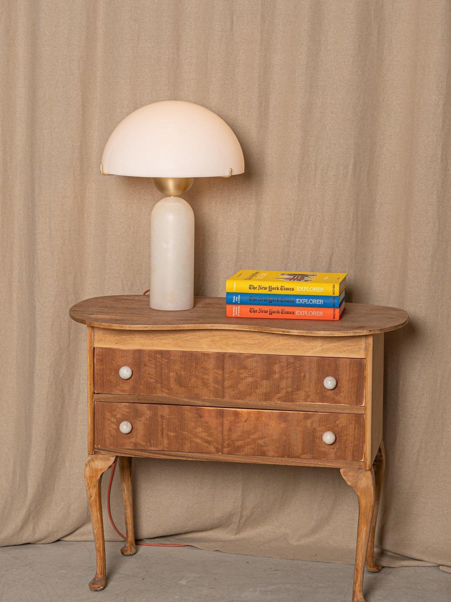 Tirixon Alabaster Table Lamp-Neutral Decor