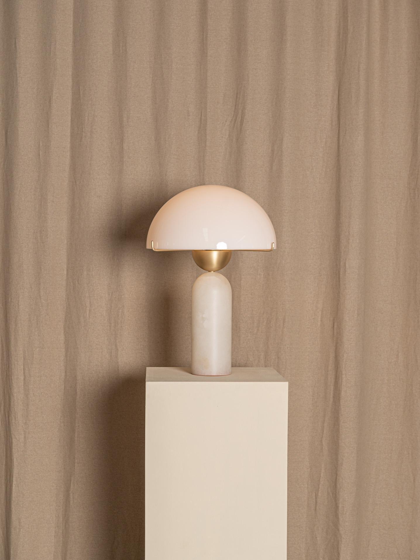 Tirixon Alabaster Table Lamp-Neutral Decor