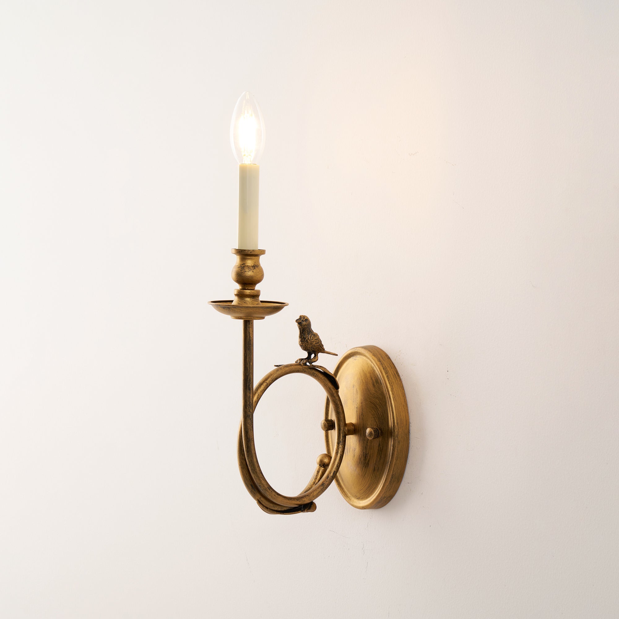Utheara Wall Lamp