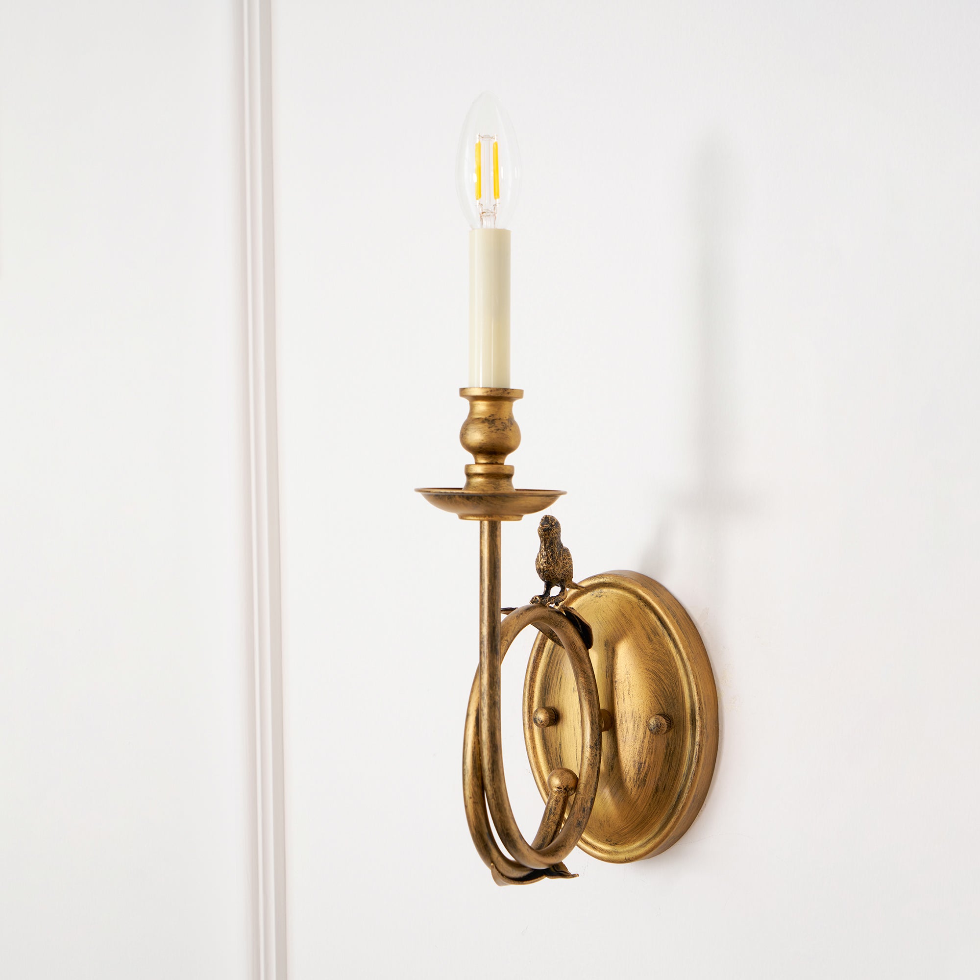 Utheara Wall Lamp