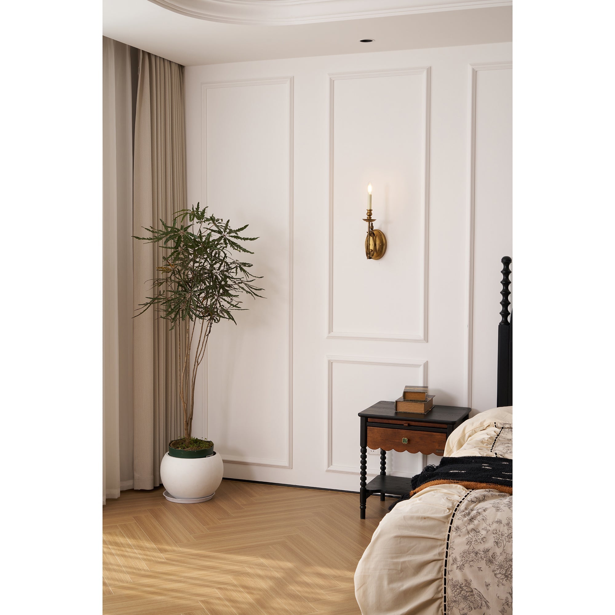 Utheara Wall Lamp