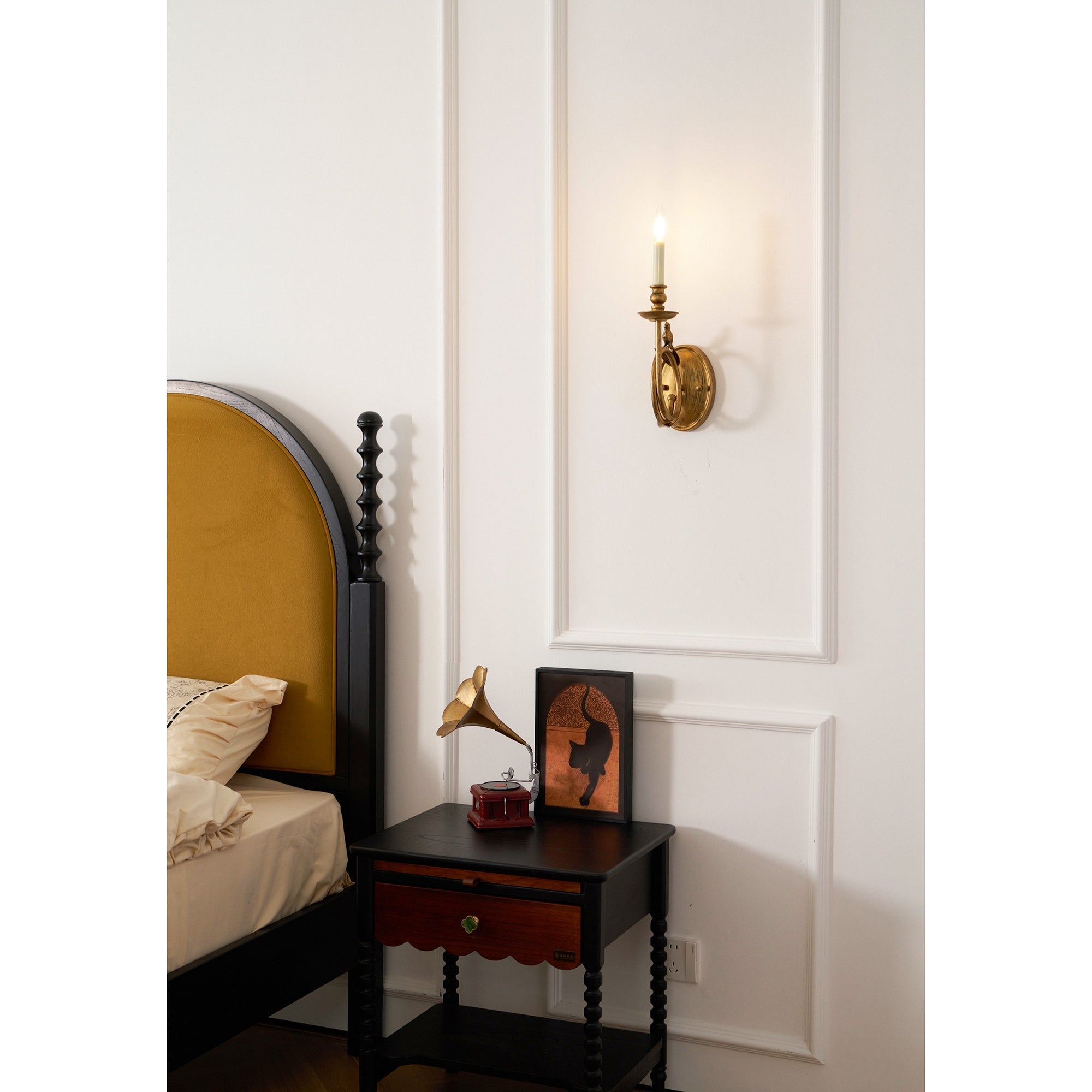 Utheara Wall Lamp