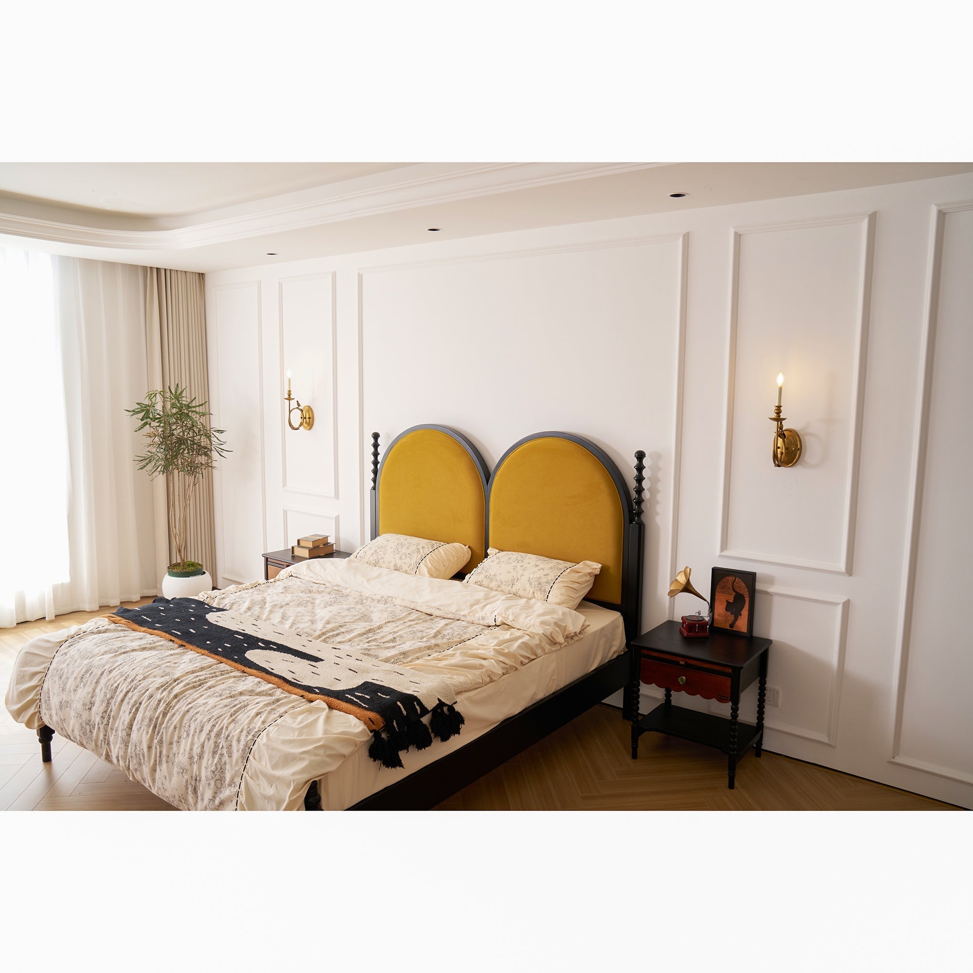 Utheara Wall Lamp