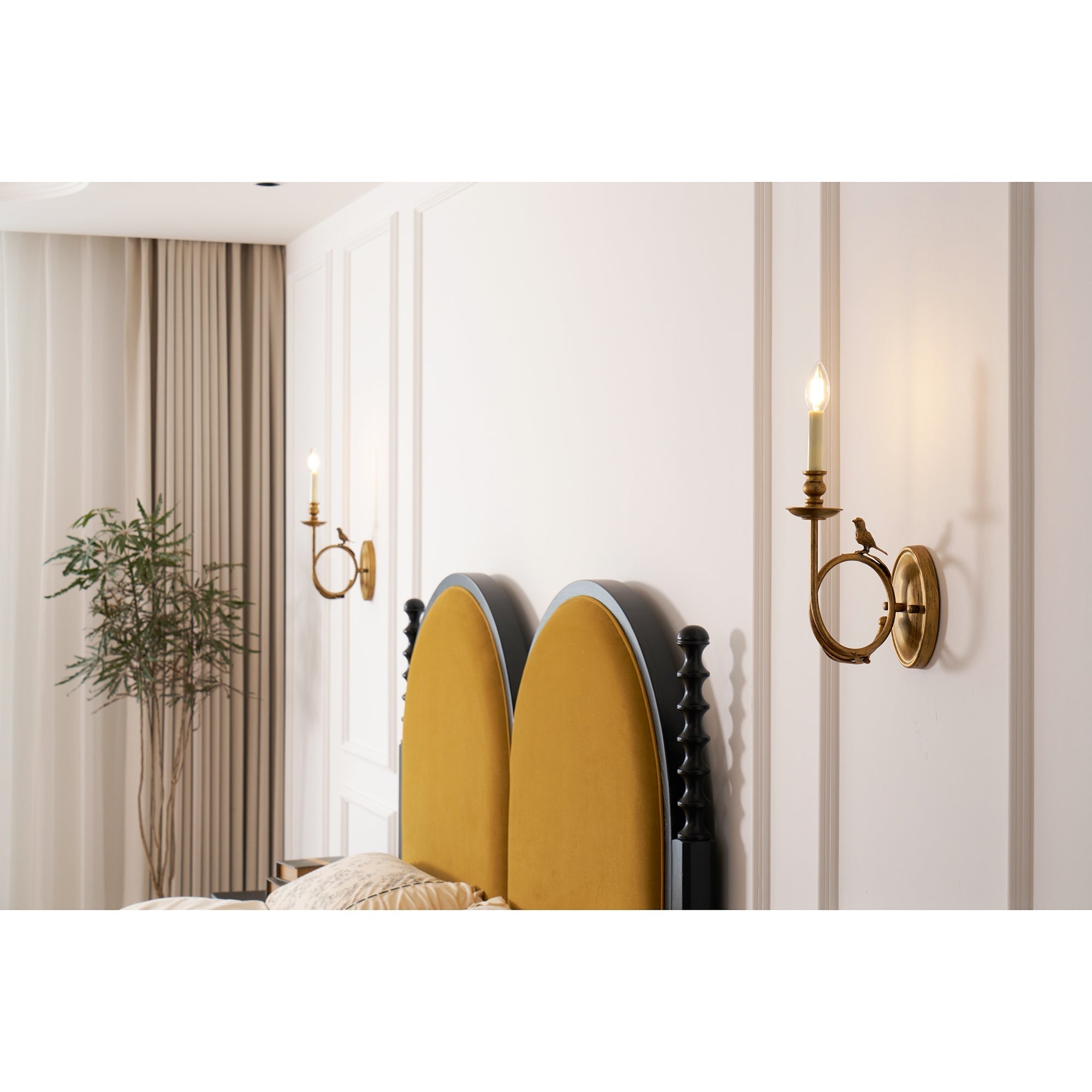 Utheara Wall Lamp