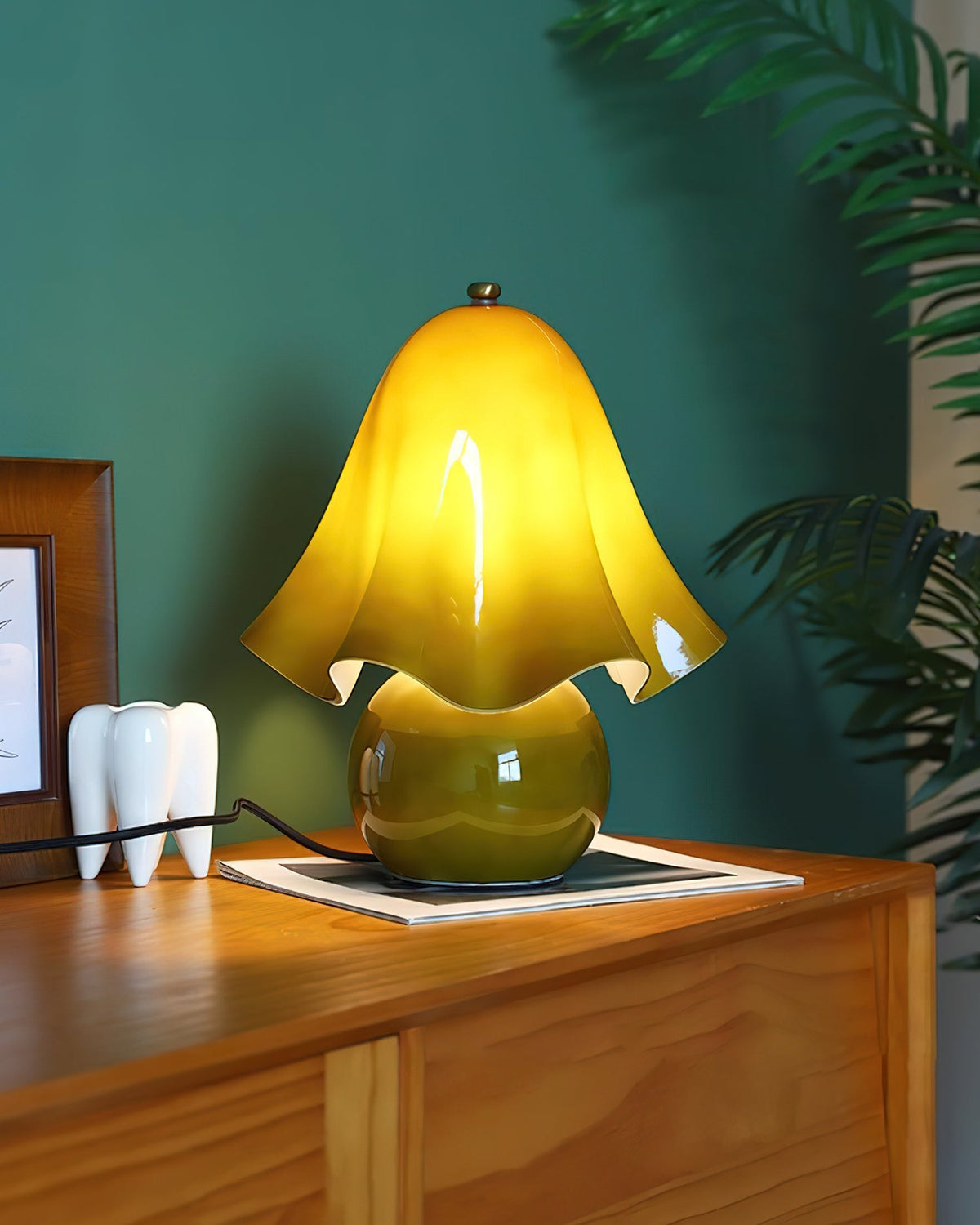 Petalia Table Light-Neutral Decor