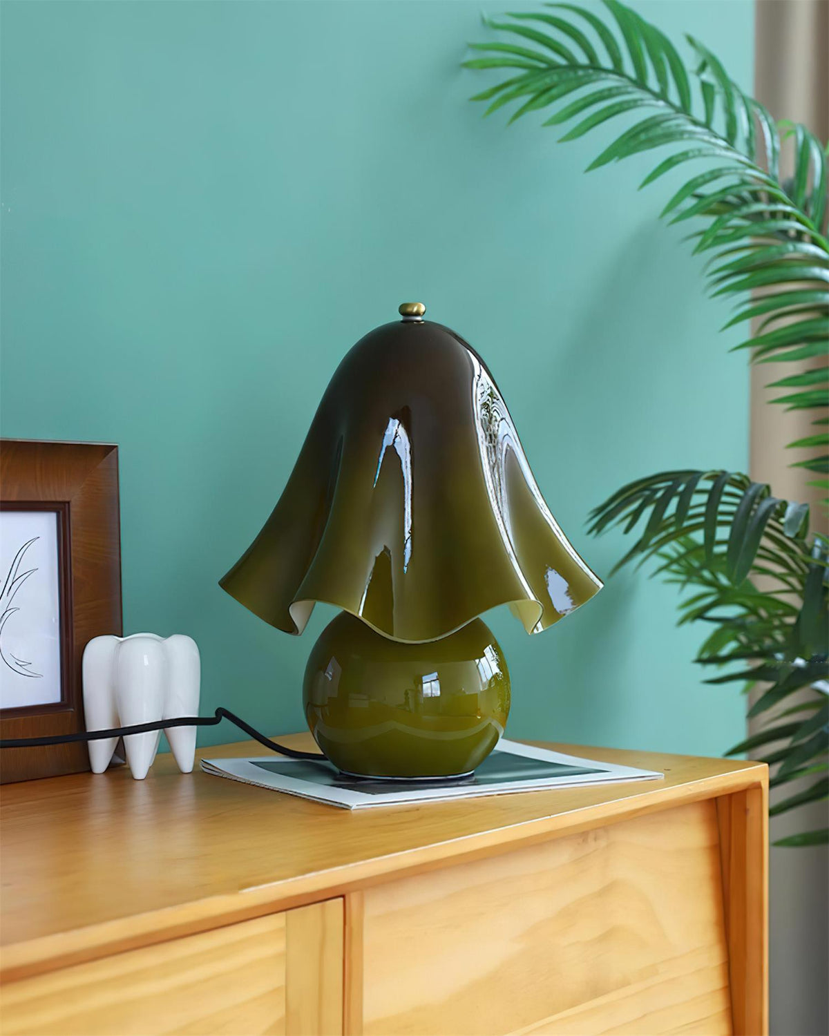 Petalia Table Light-Neutral Decor