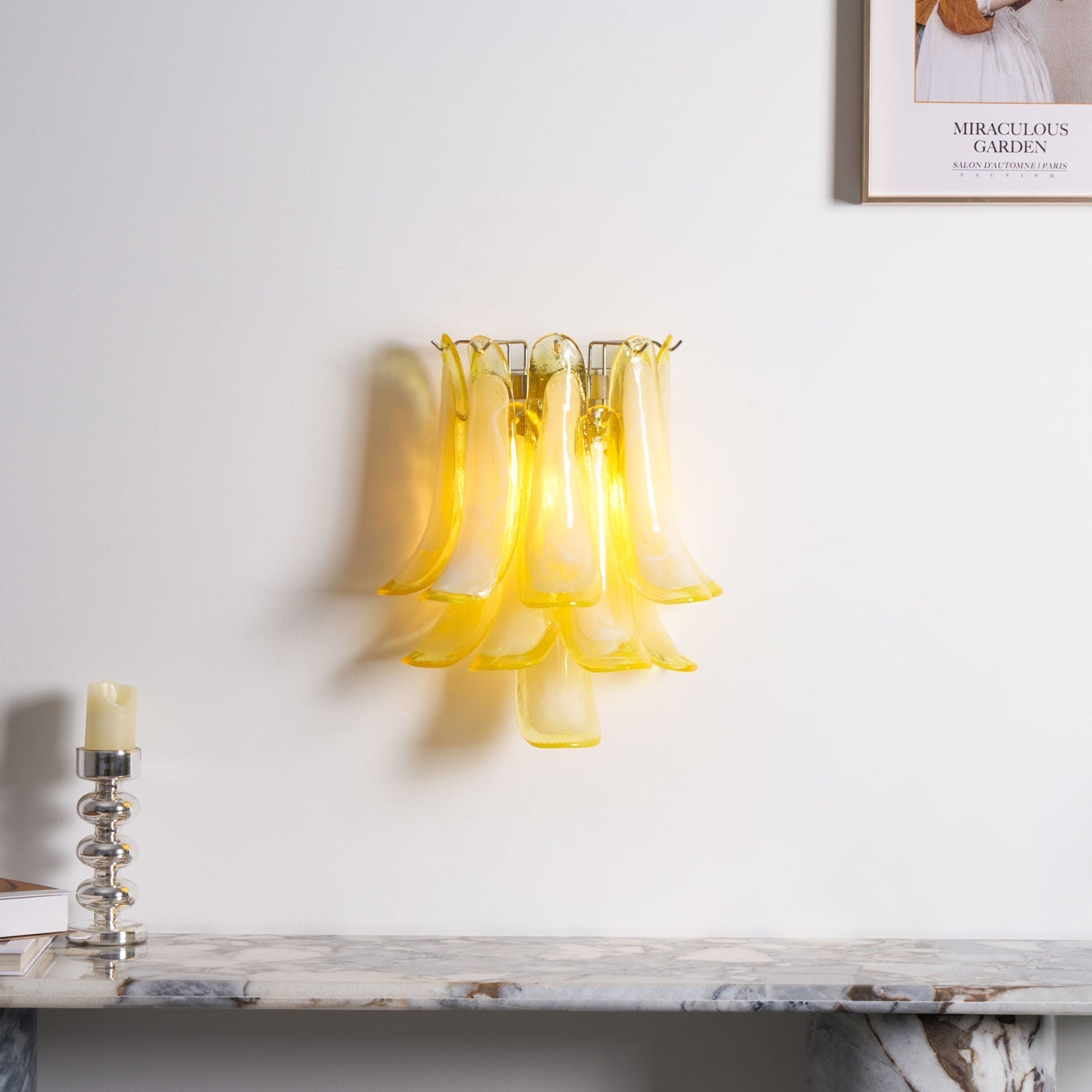 Aurora Wall Light Petal Shaped Glass Vintage Artistic-Neutral Decor