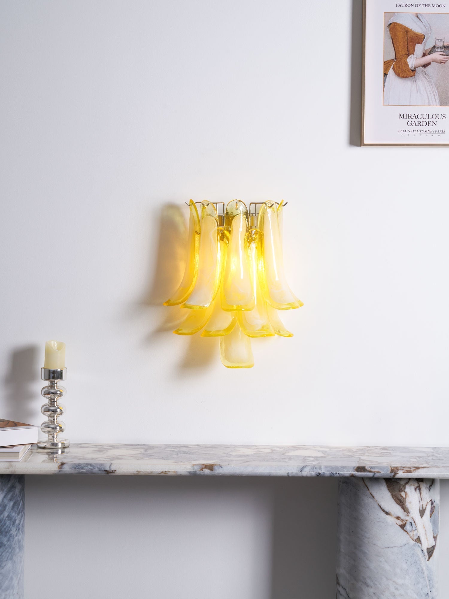 Aurora Wall Light Petal Shaped Glass Vintage Artistic-Neutral Decor