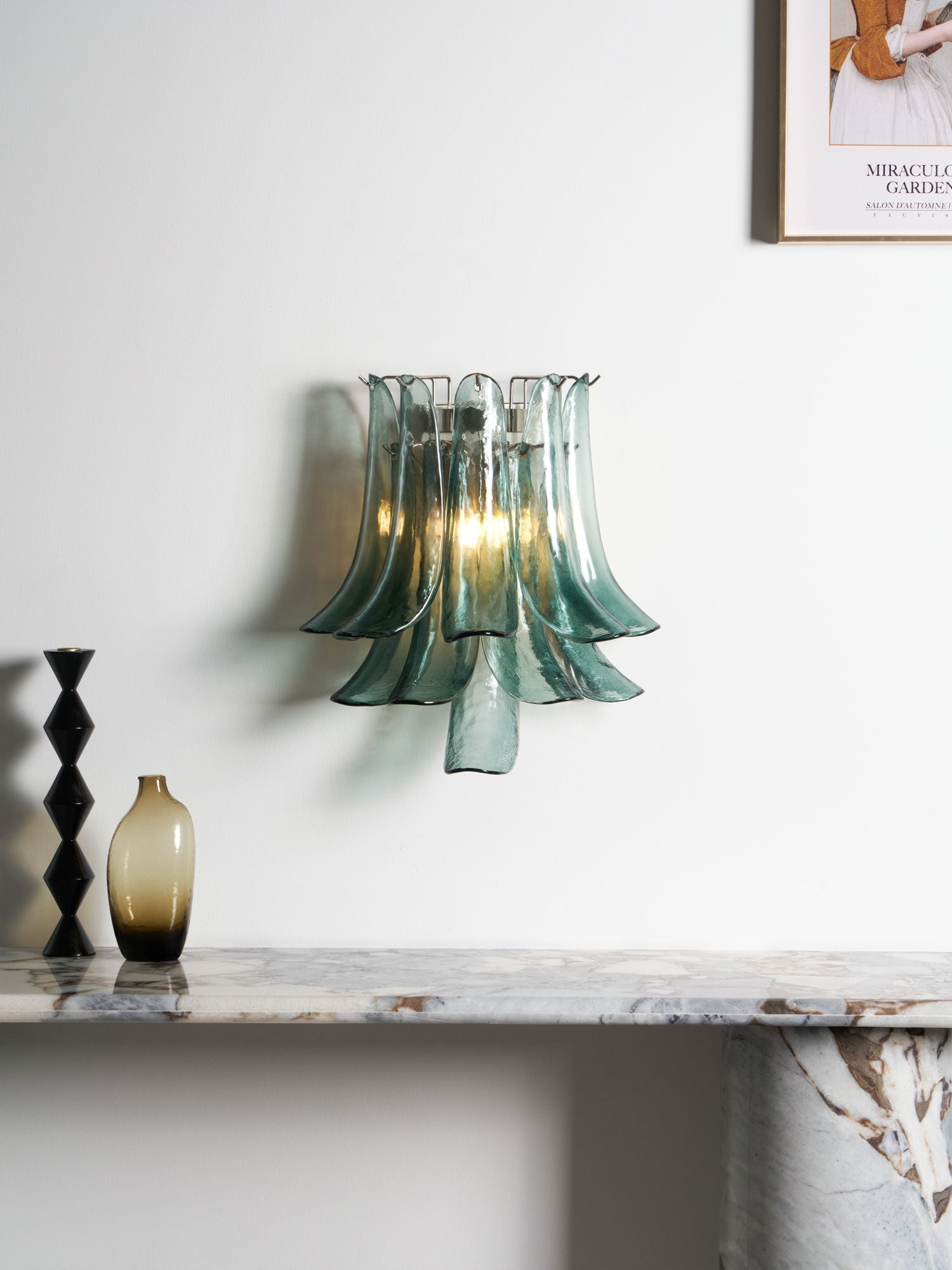 Aurora Wall Light Petal Shaped Glass Vintage Artistic-Neutral Decor