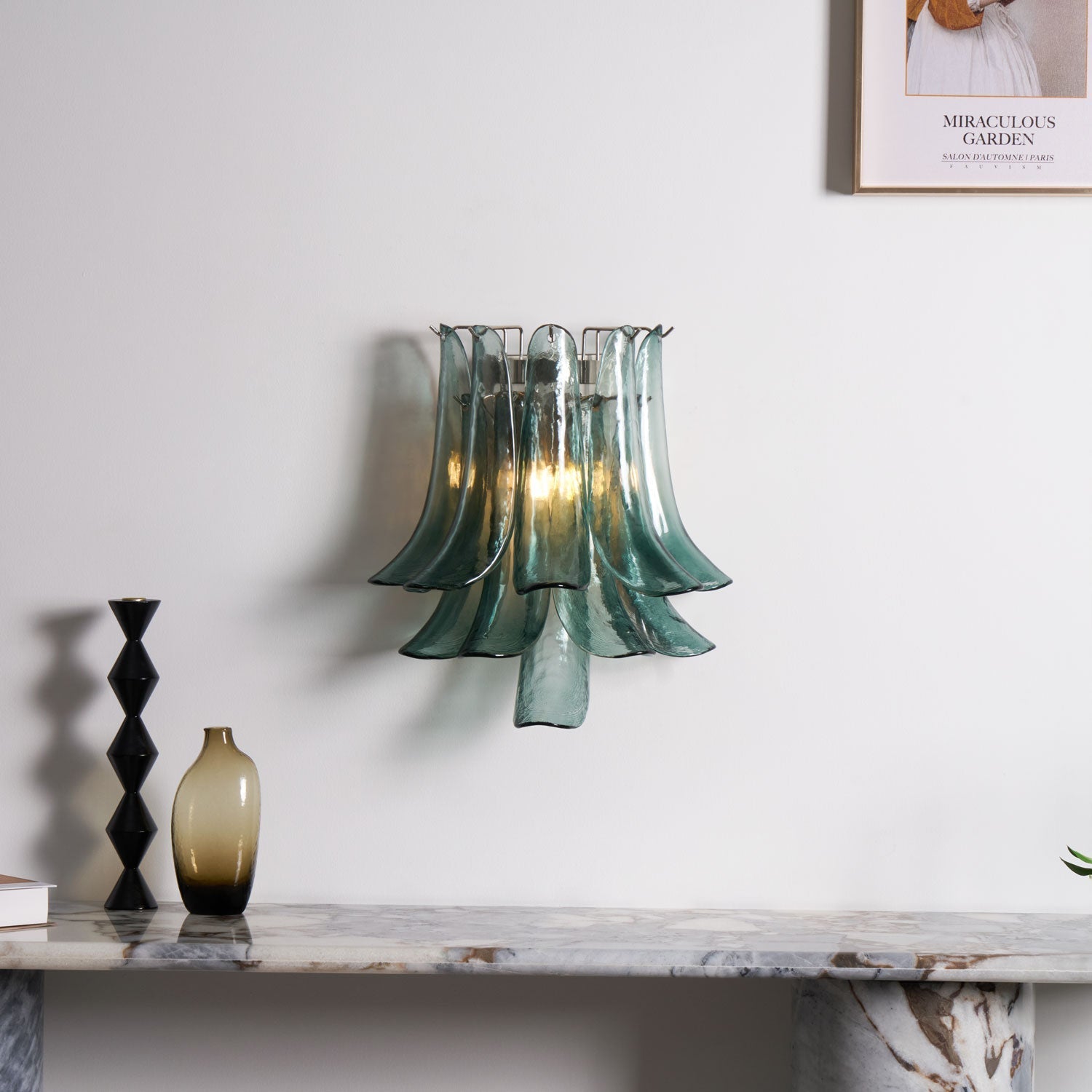 Aurora Wall Light Petal Shaped Glass Vintage Artistic-Neutral Decor
