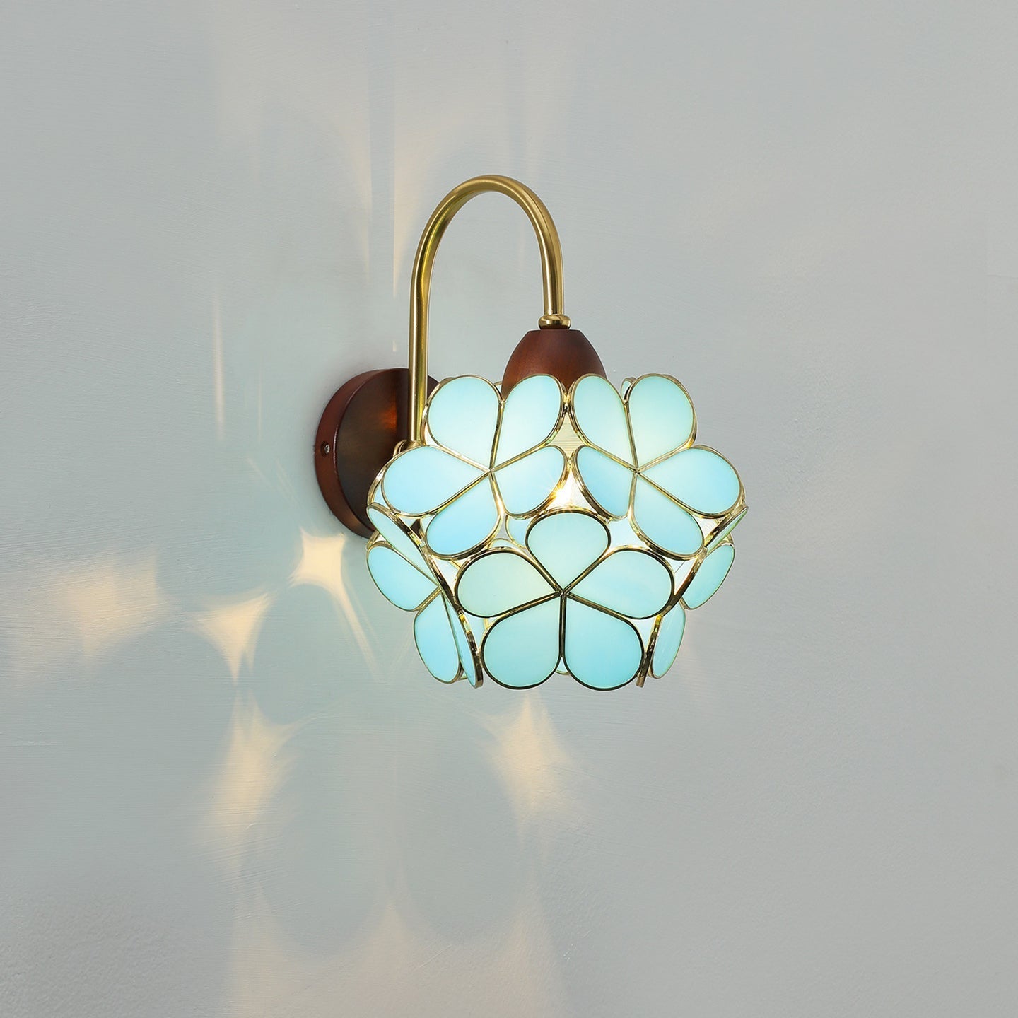 Petals-Wood Wall Lamp