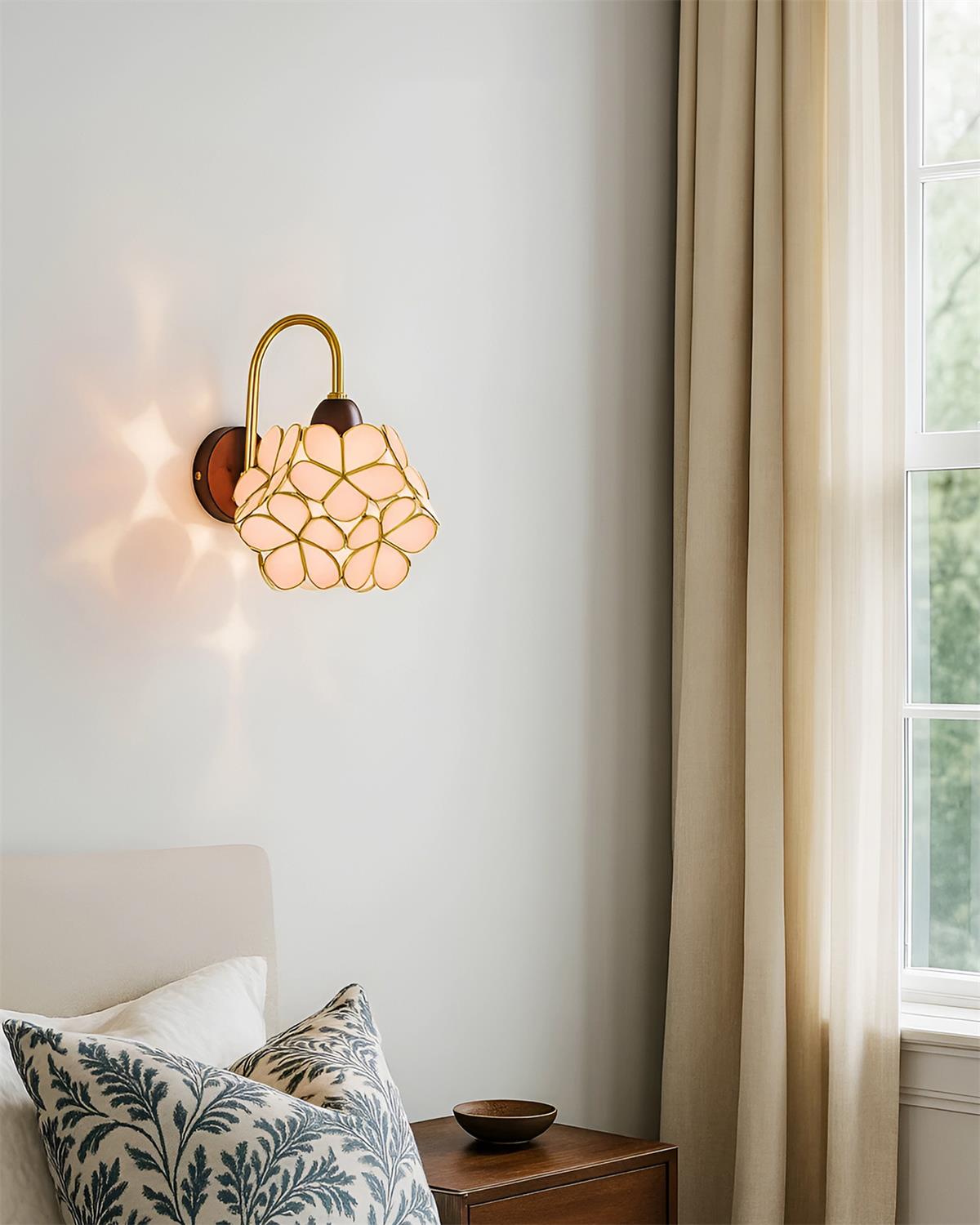Petals-Wood Wall Lamp